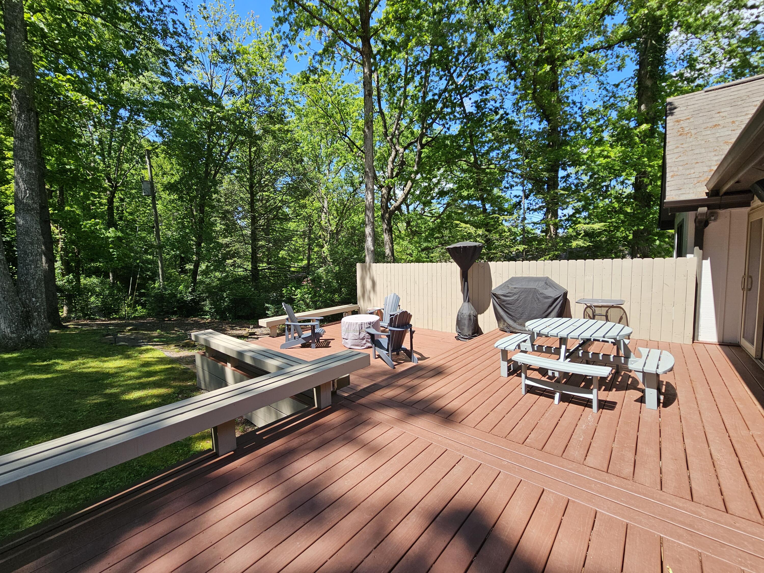 321 Robin Hood Trail
