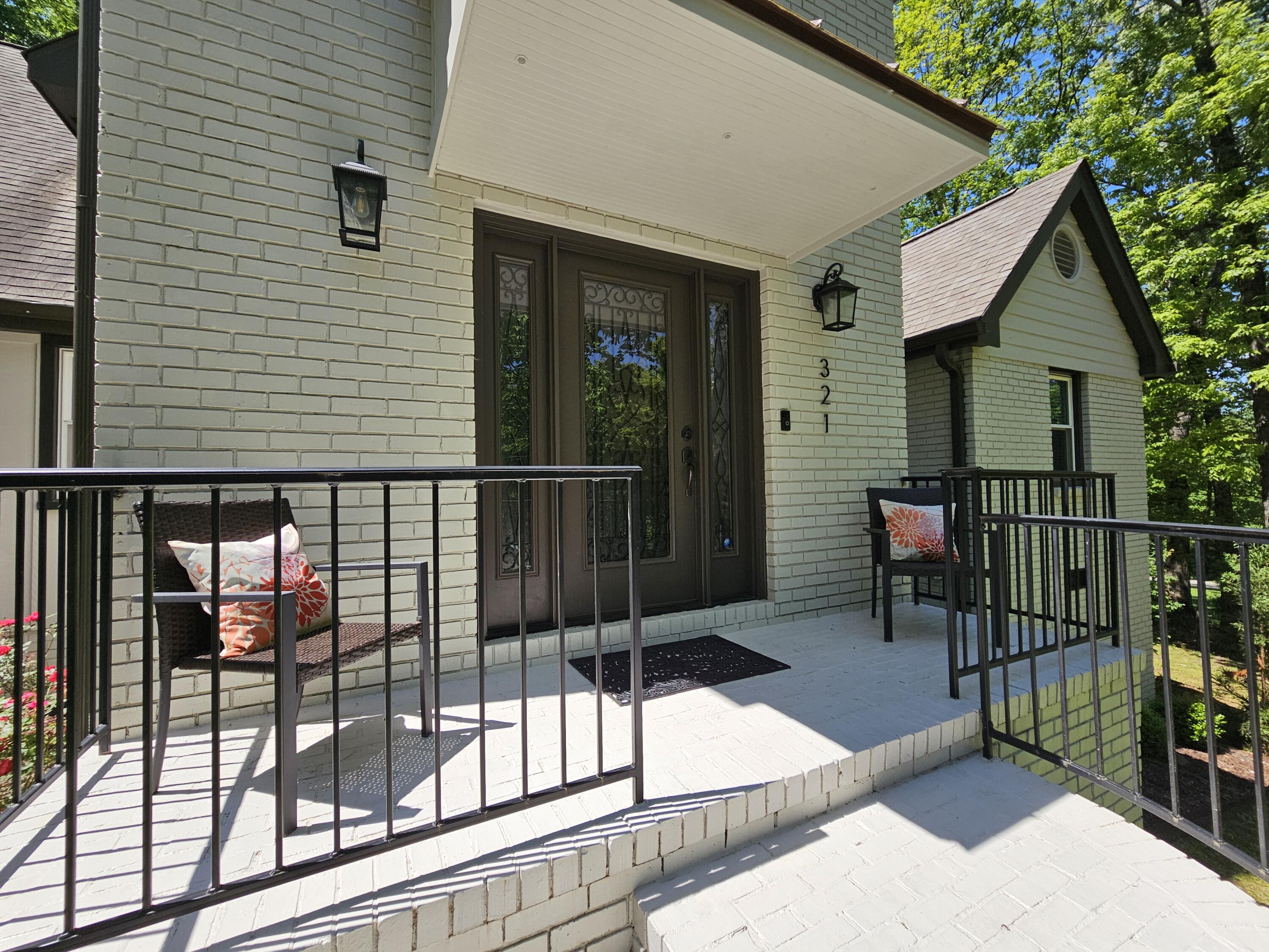 321 Robin Hood Trail