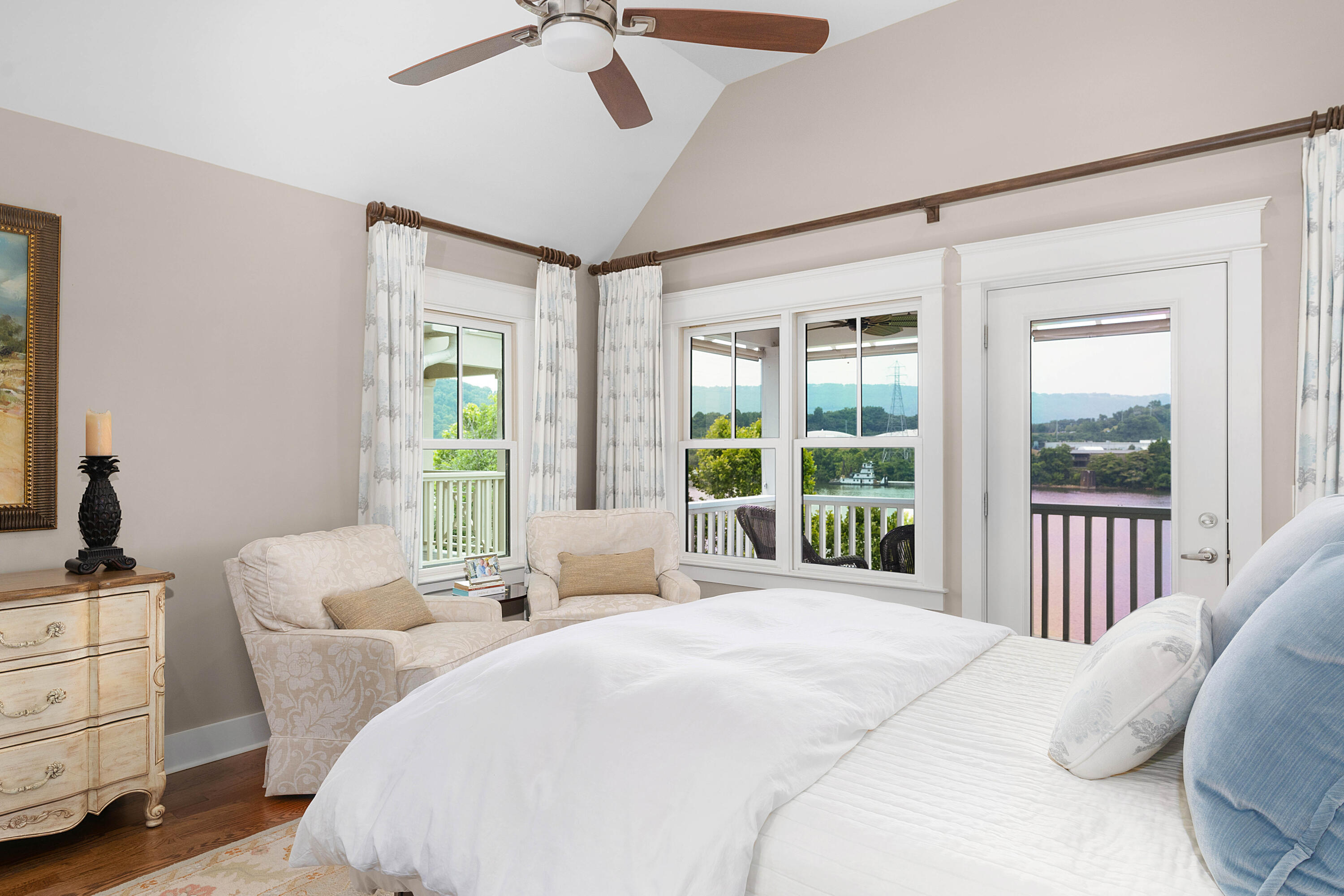 610 Mariner Way