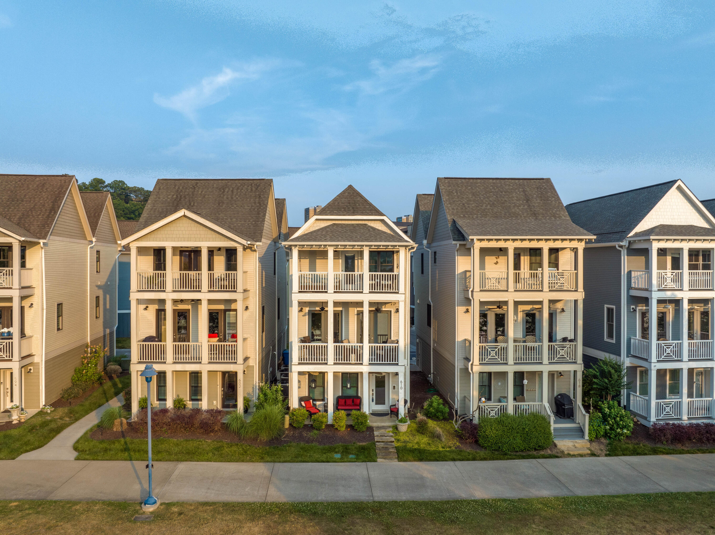 610 Mariner Way