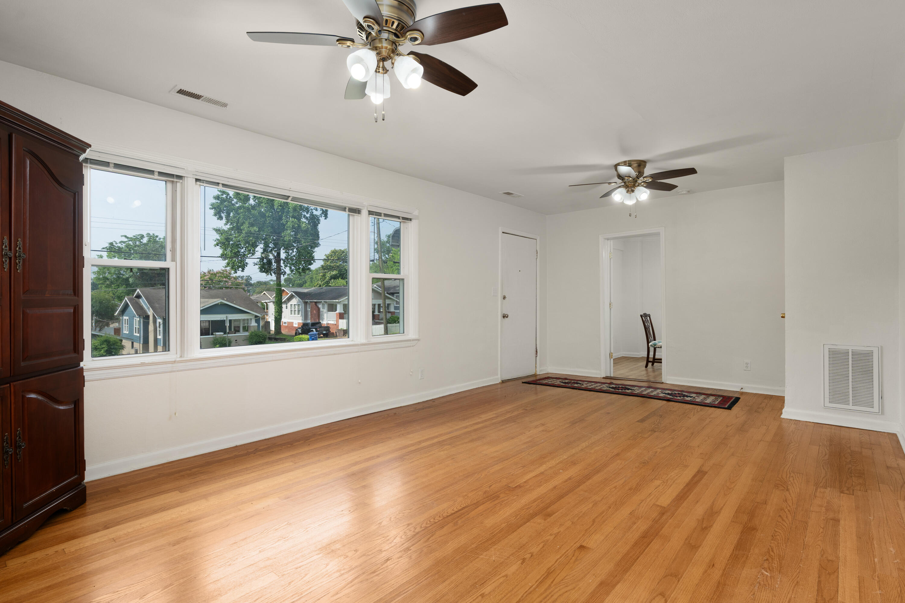 711 Barton Avenue