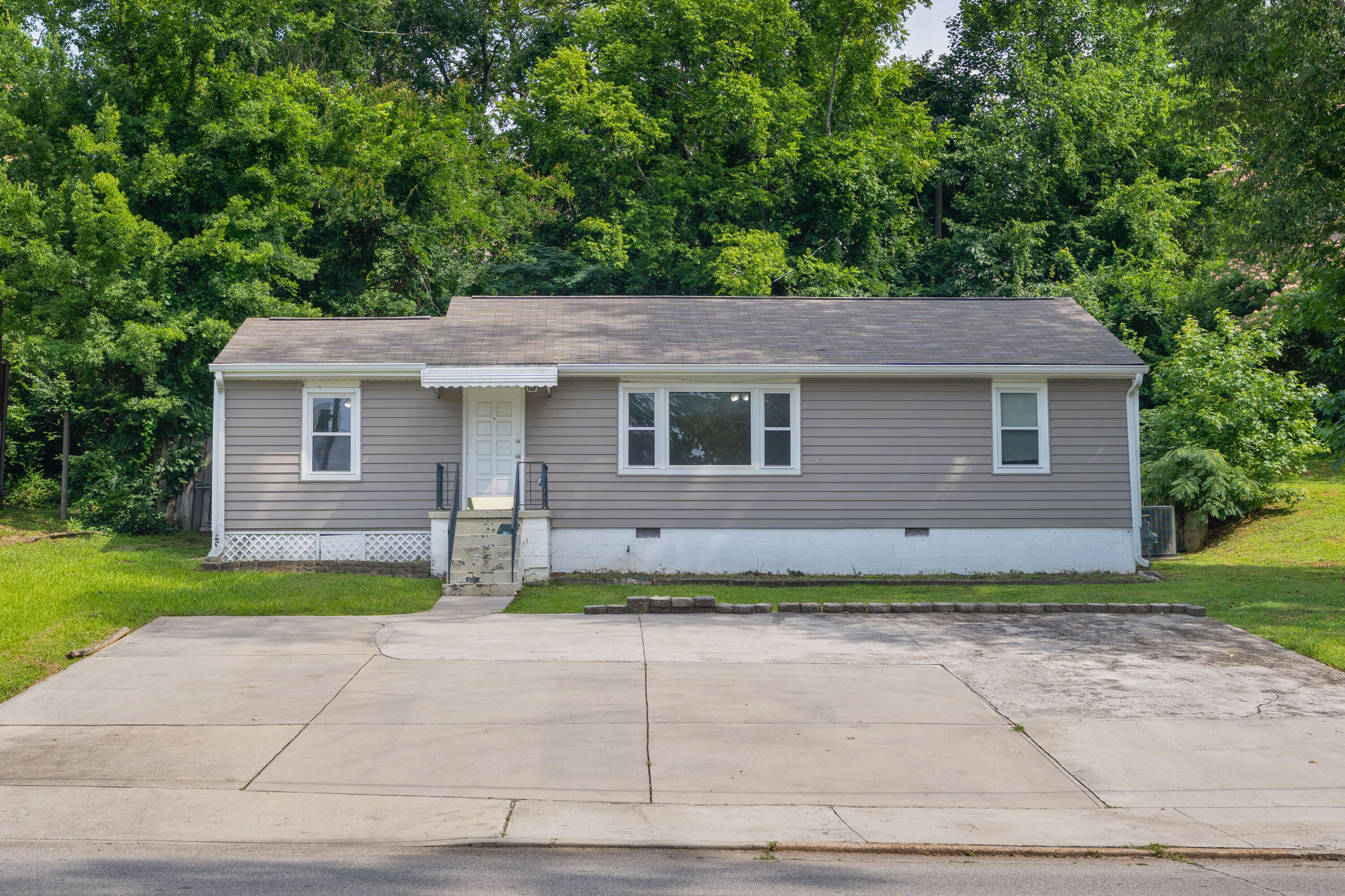 711 Barton Avenue