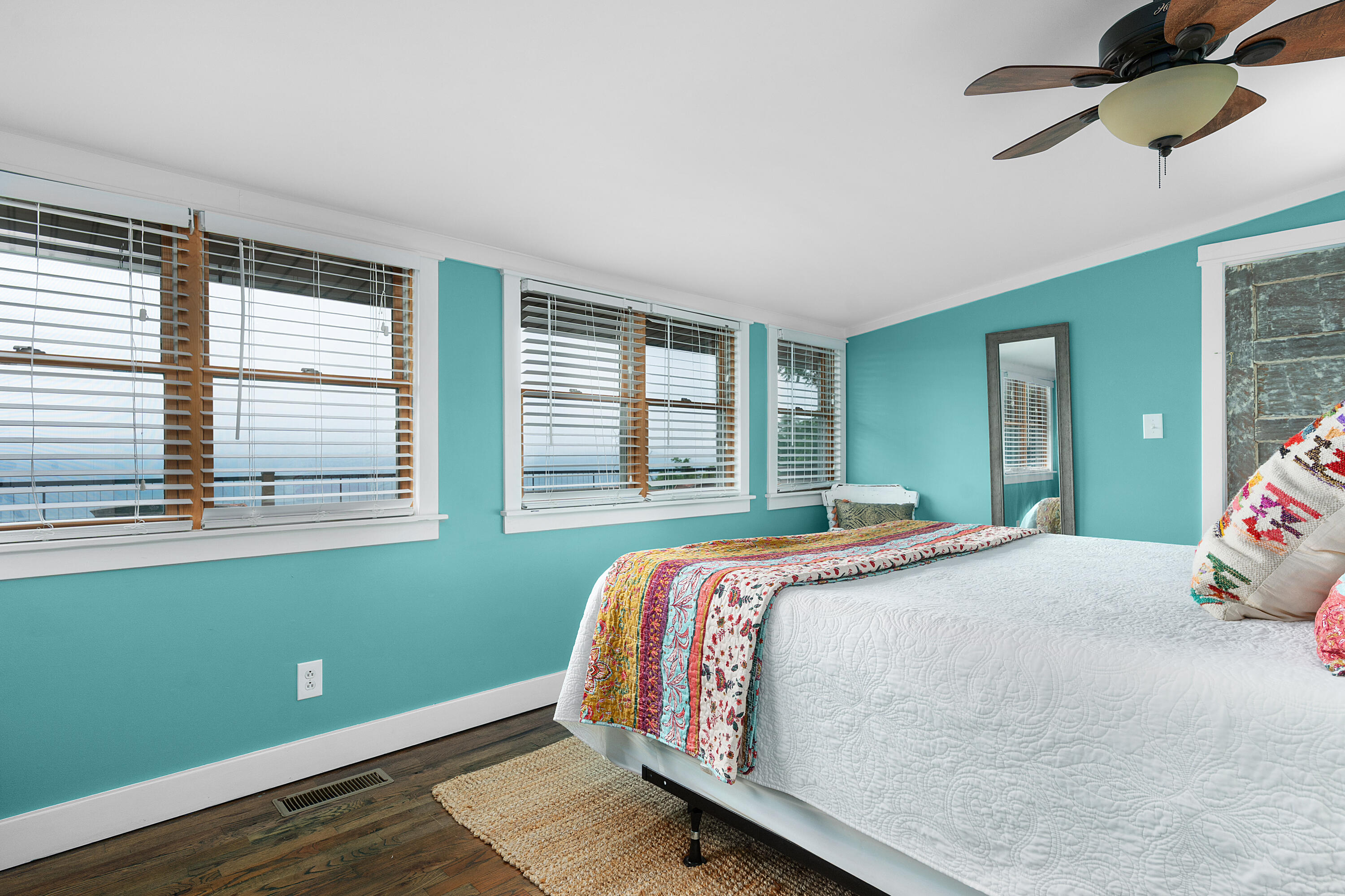 9311 Scenic Highway