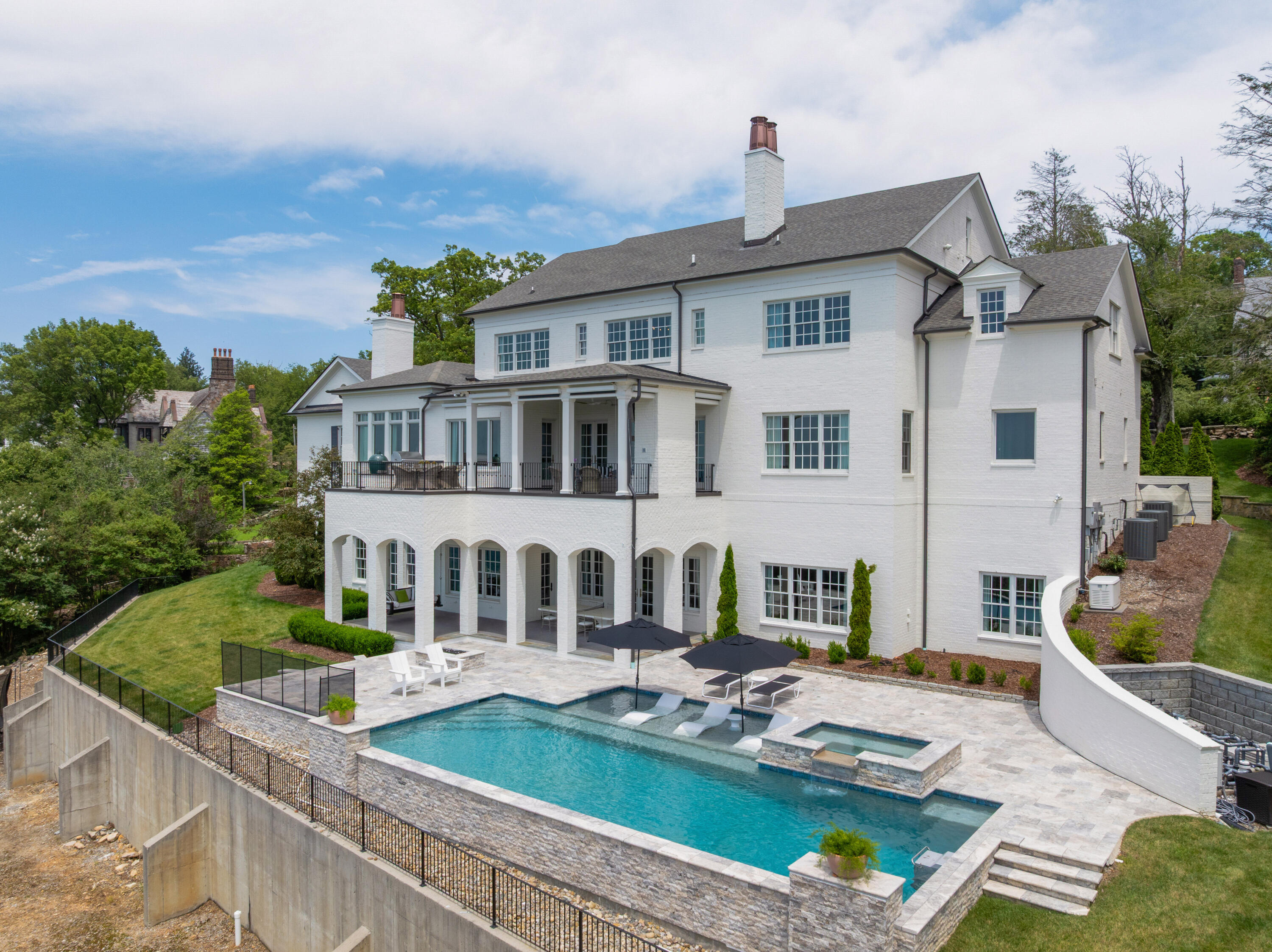 802 W Brow Road