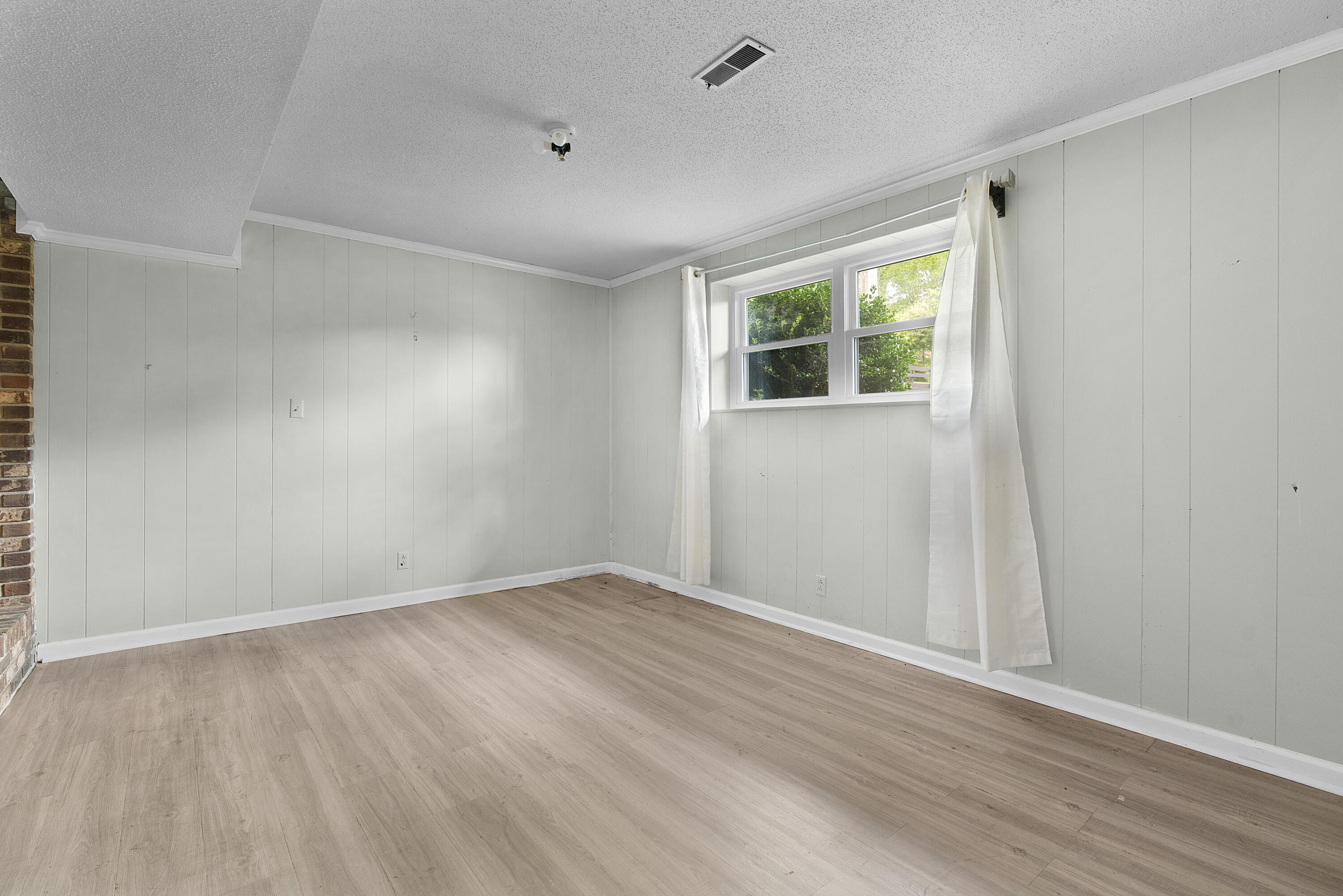 8212 Thornwood Drive