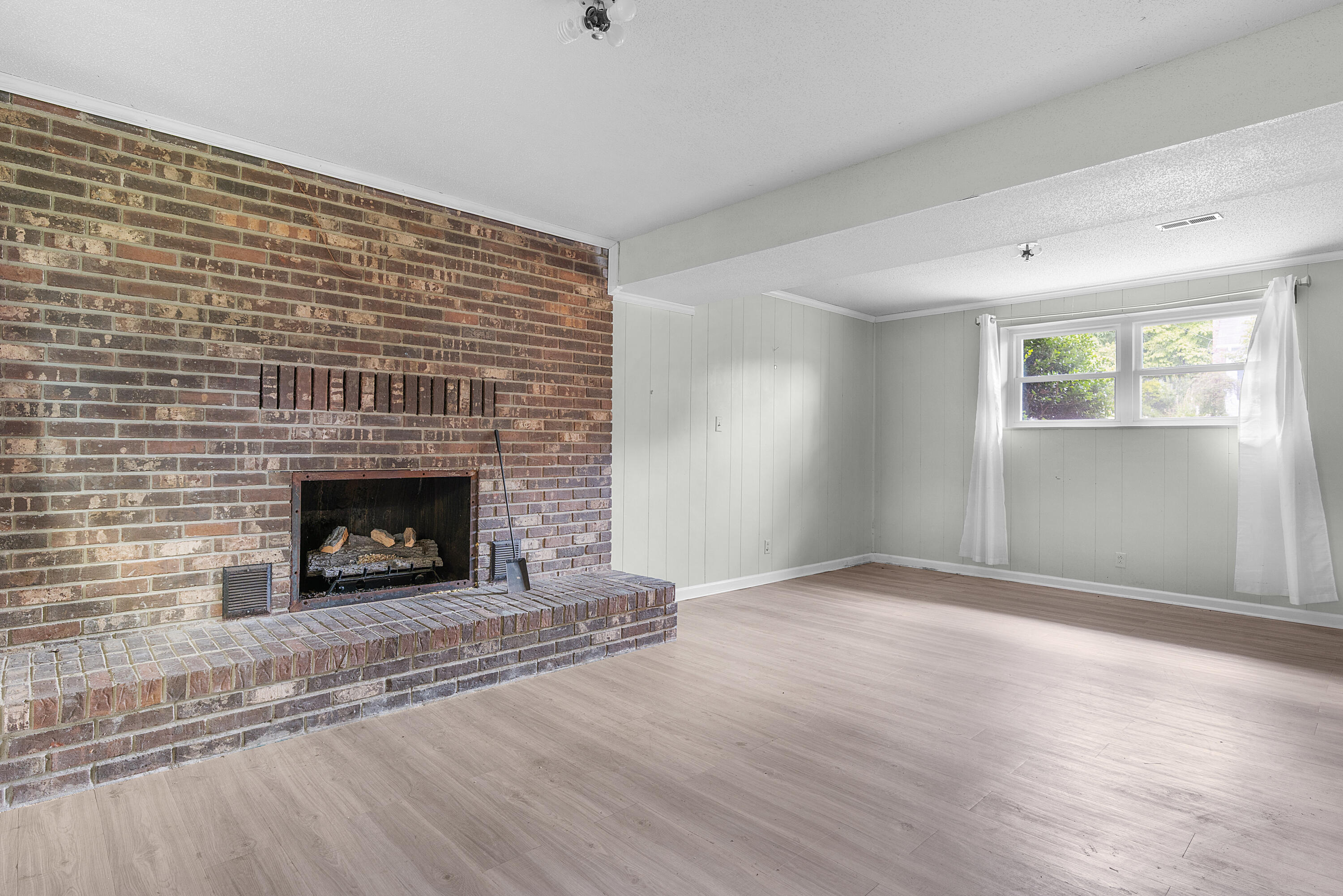 8212 Thornwood Drive