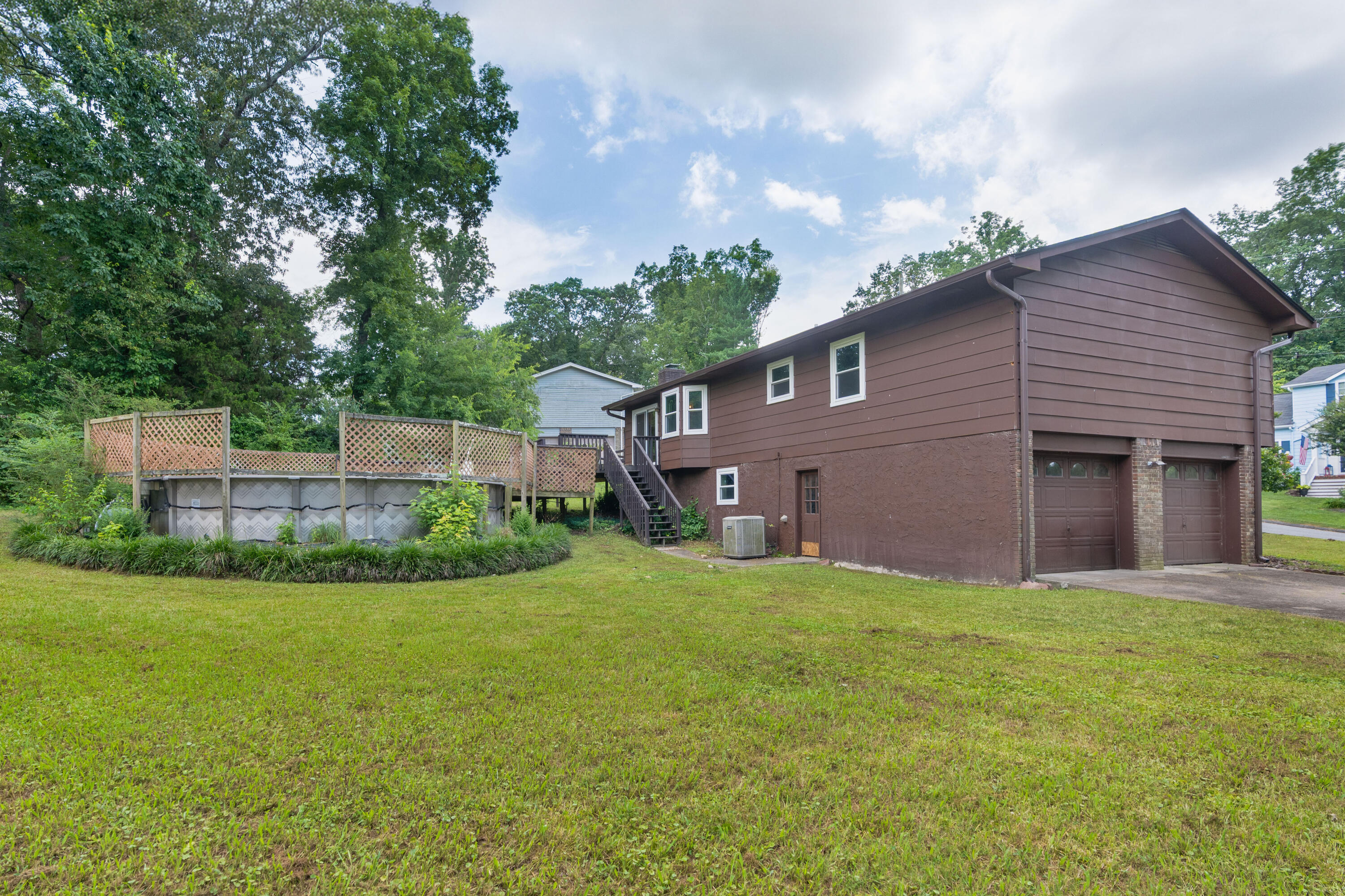 8212 Thornwood Drive
