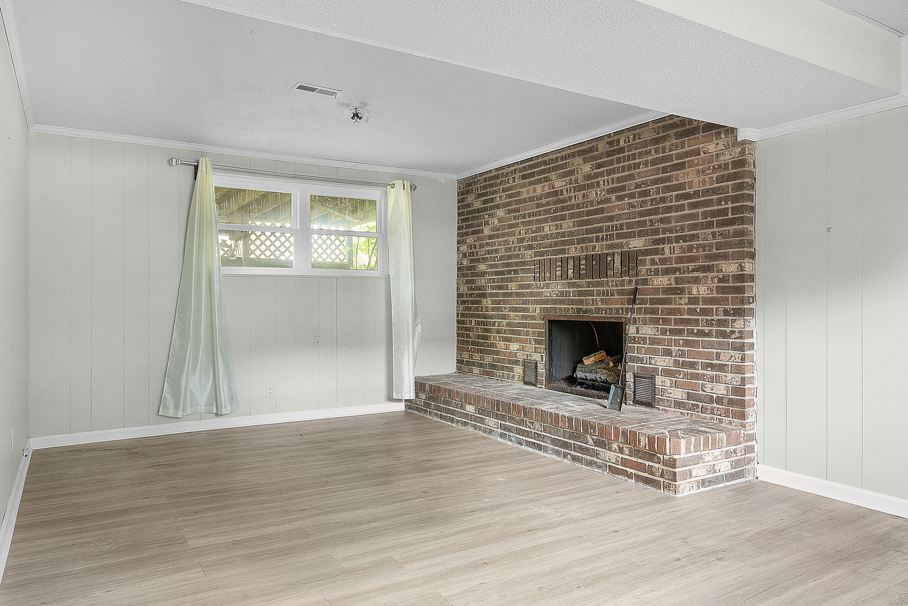 8212 Thornwood Drive