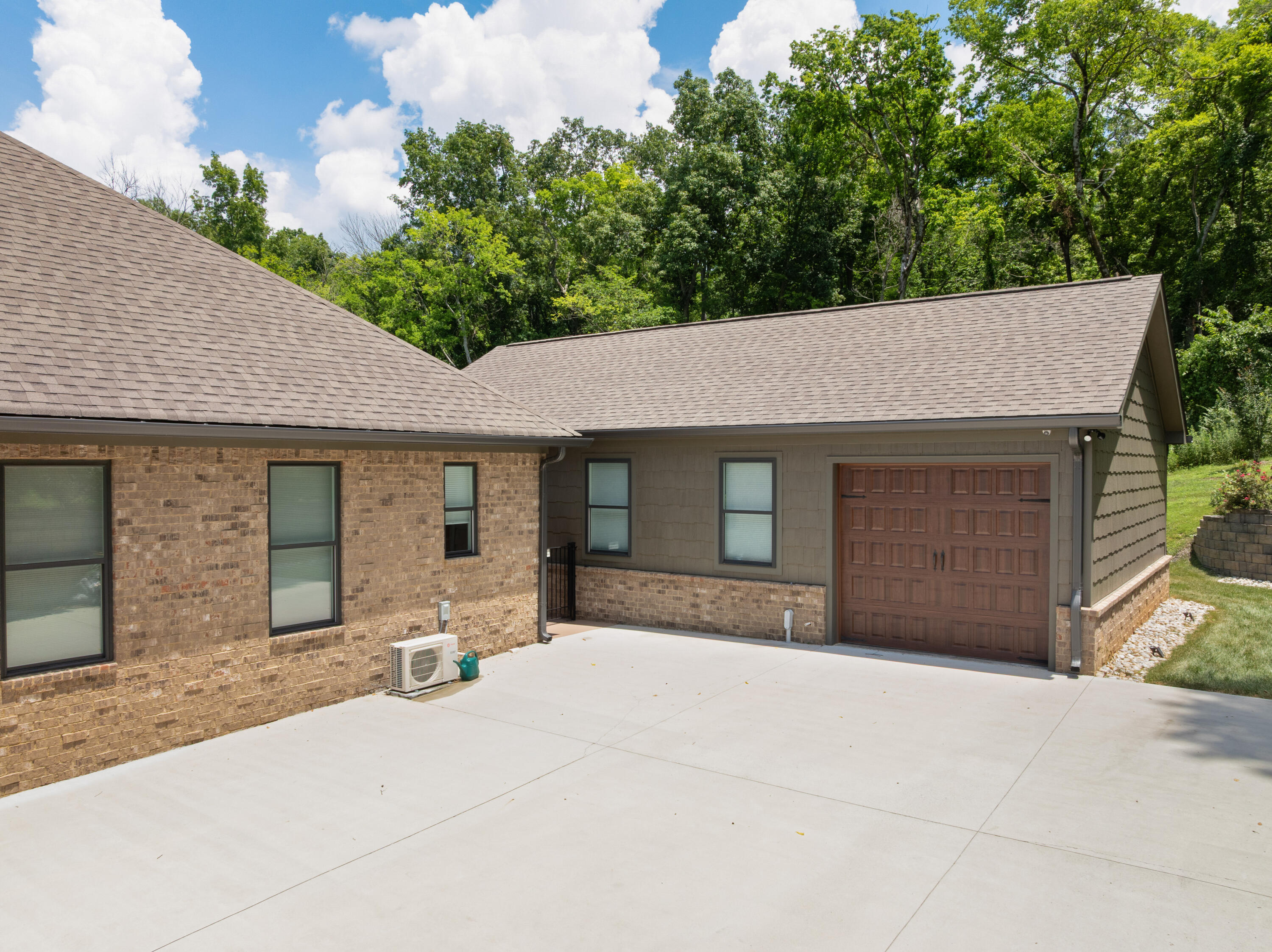9047 Sunridge Drive