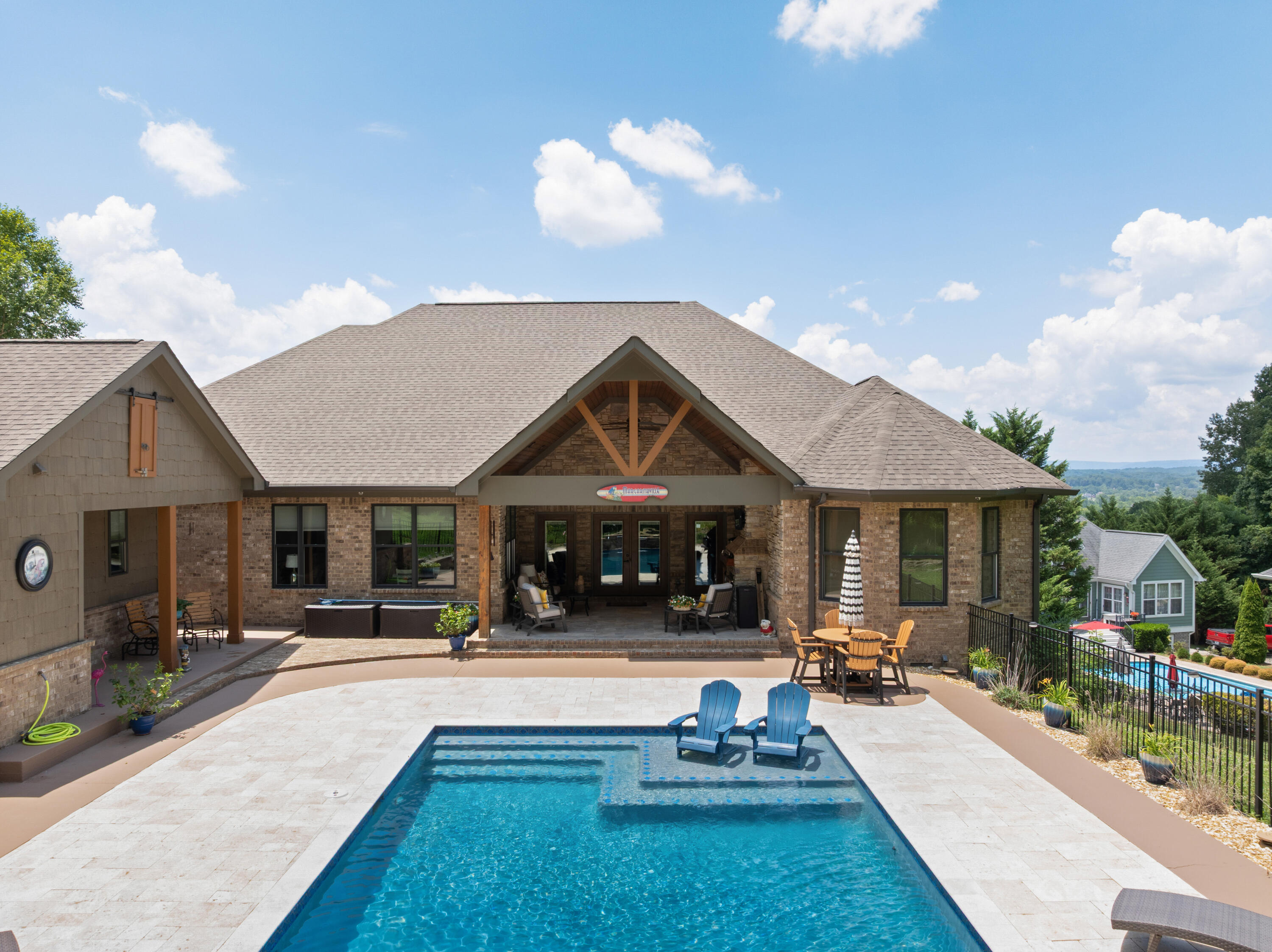 9047 Sunridge Drive