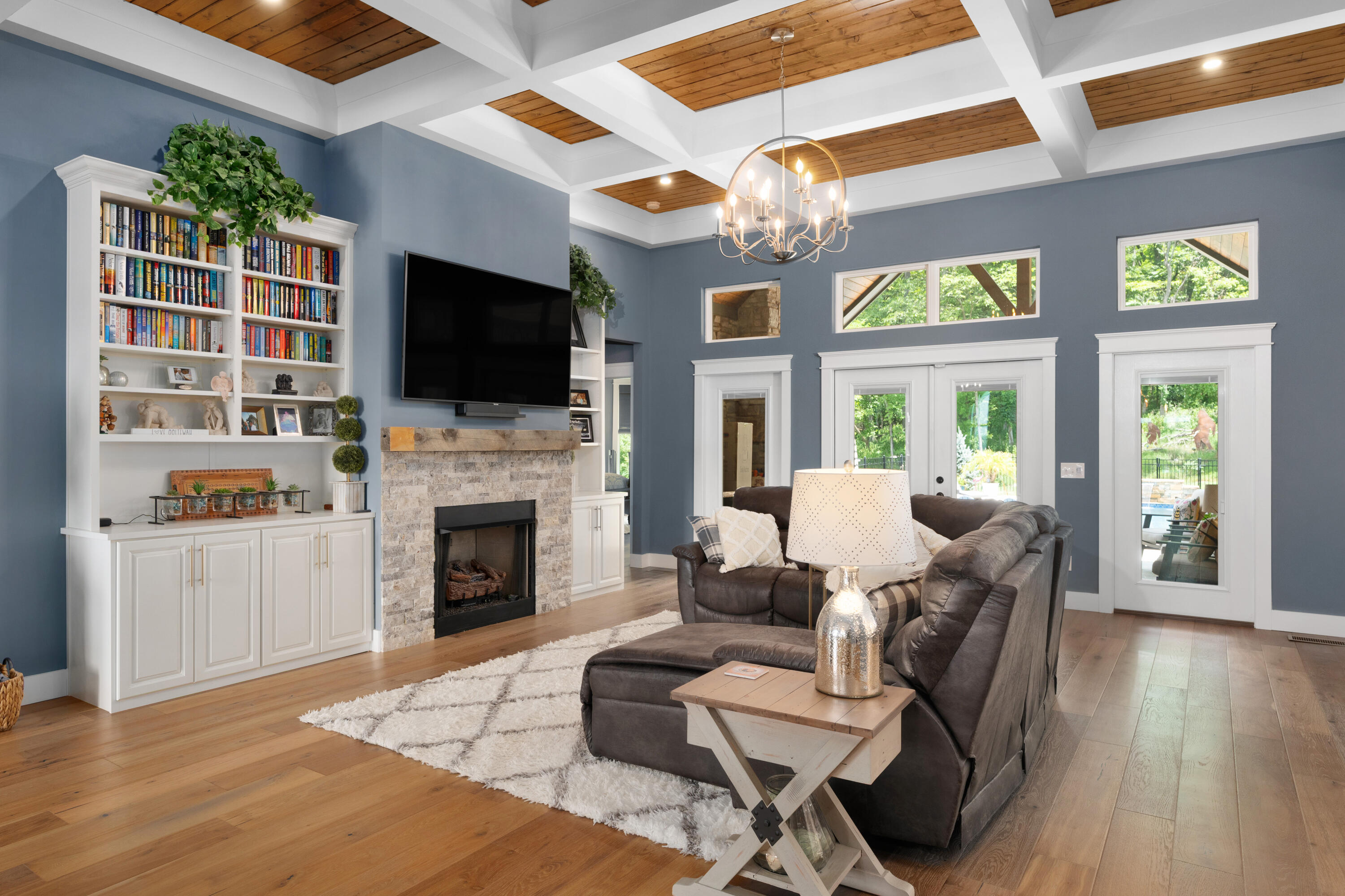 9047 Sunridge Drive
