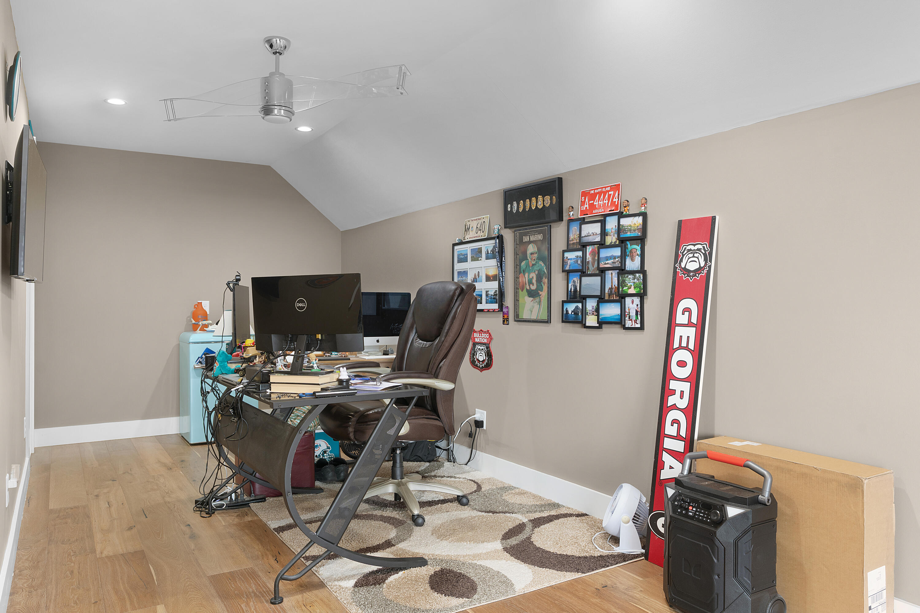 9047 Sunridge Drive