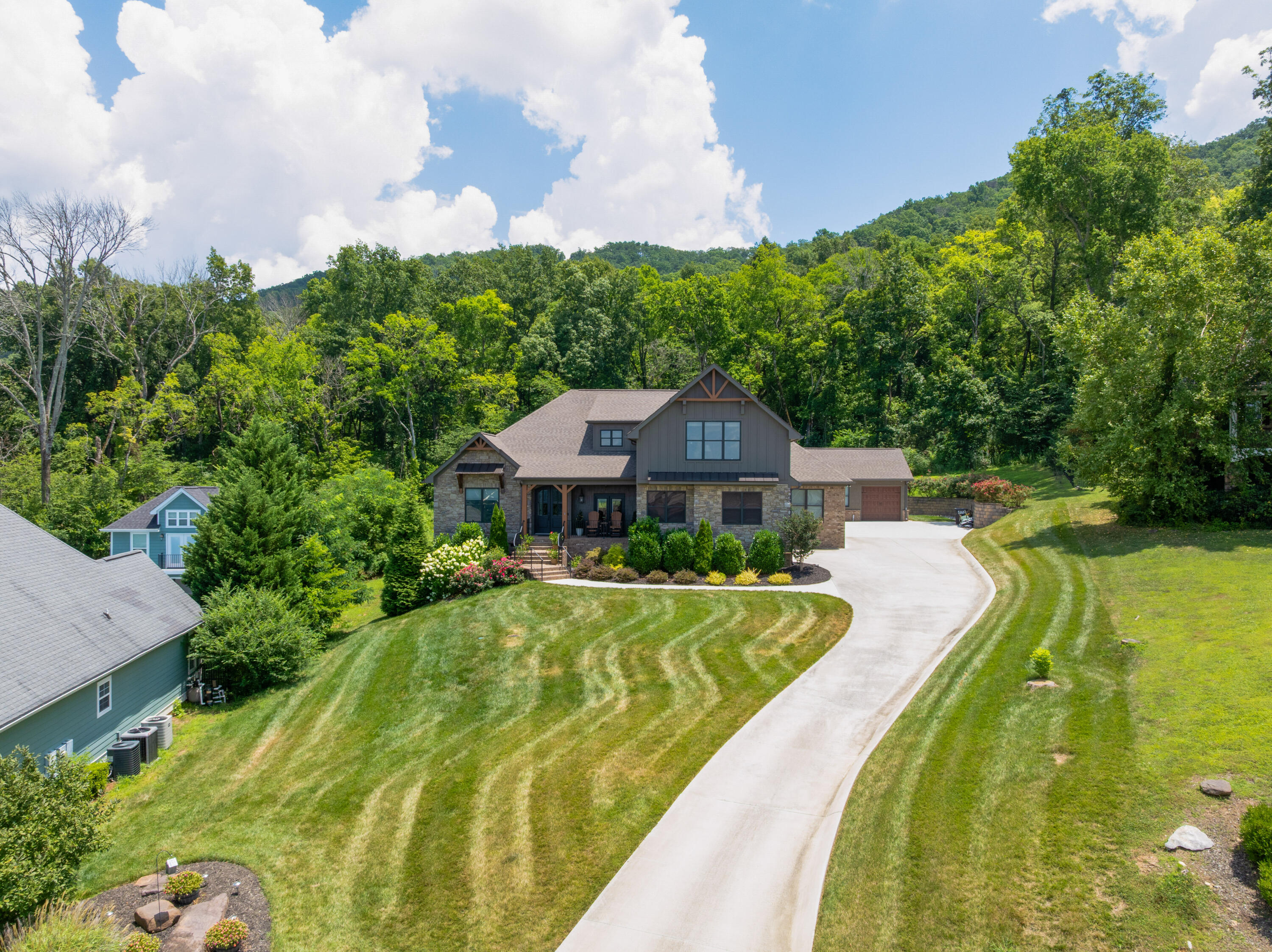 9047 Sunridge Drive