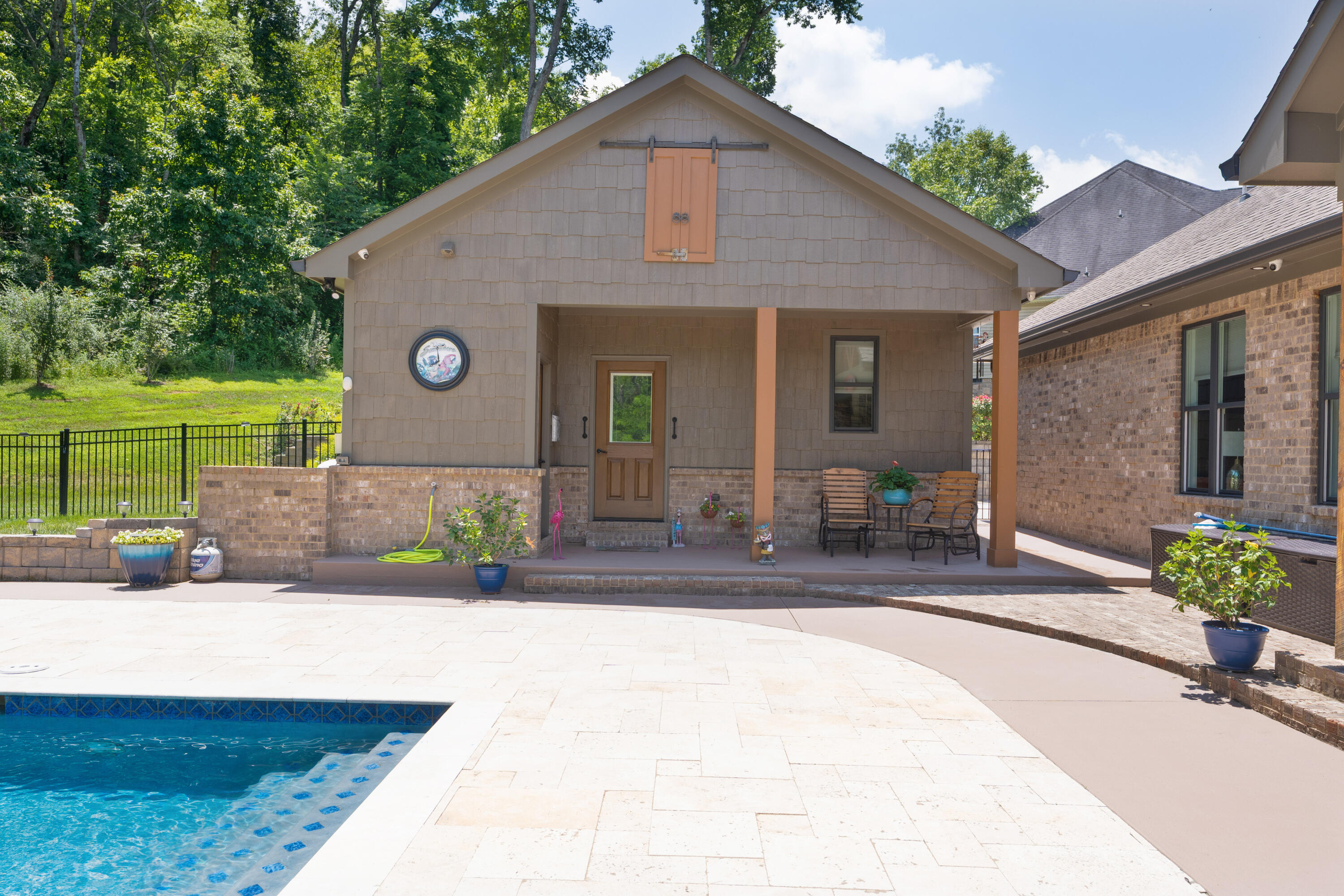 9047 Sunridge Drive