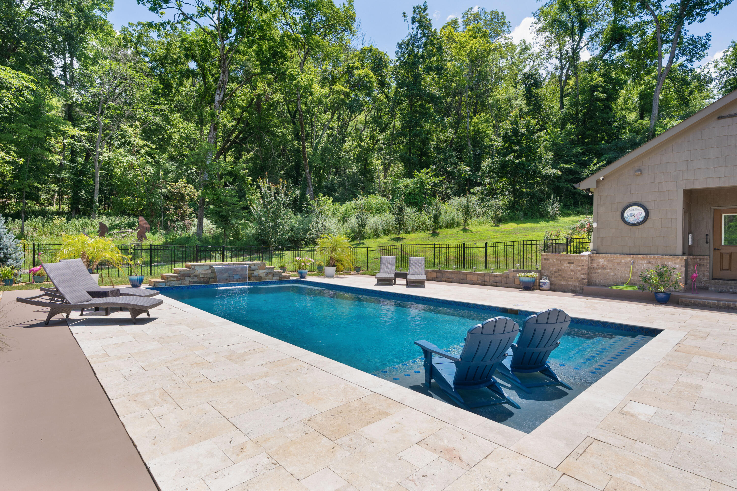 9047 Sunridge Drive