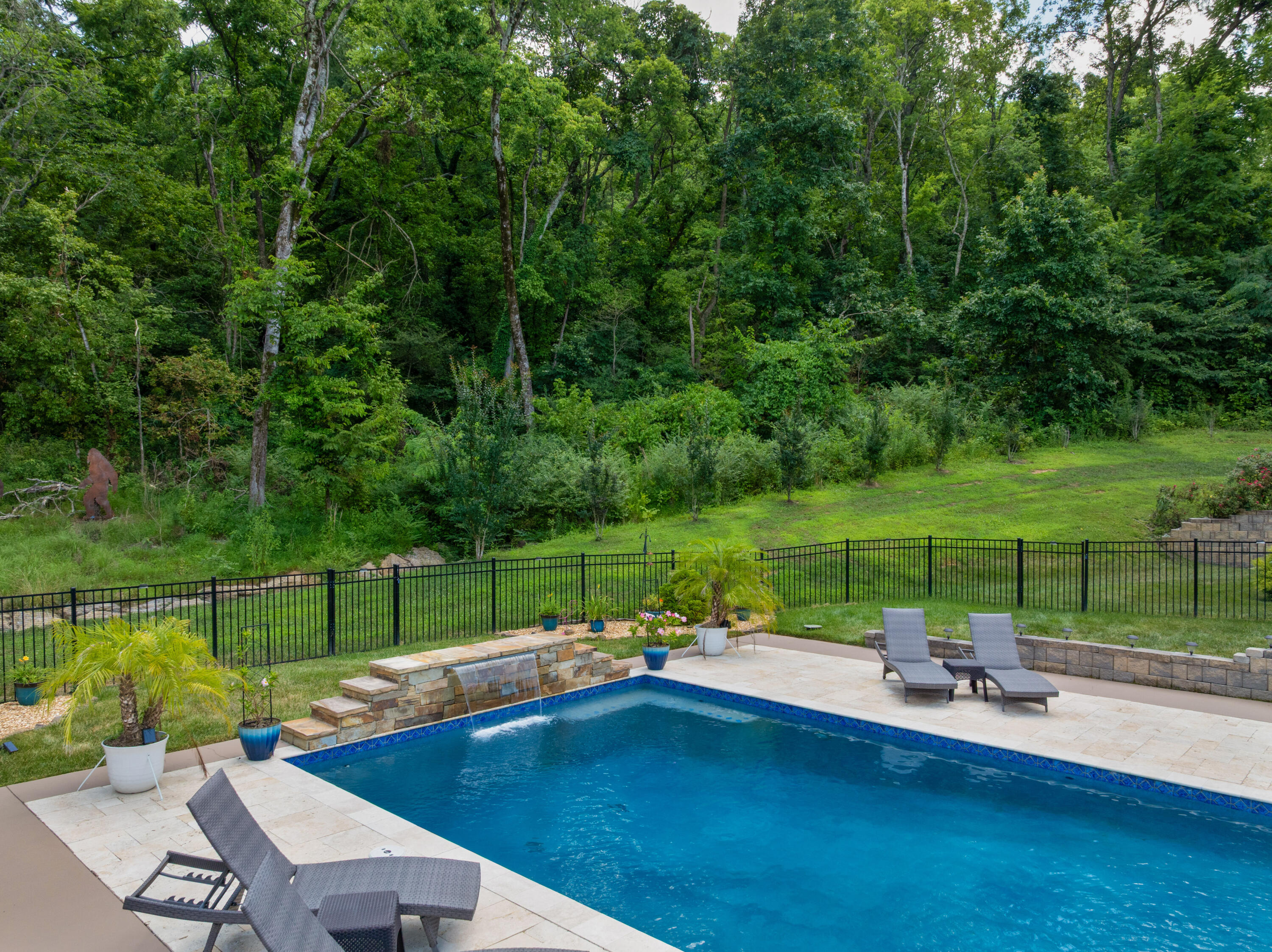 9047 Sunridge Drive