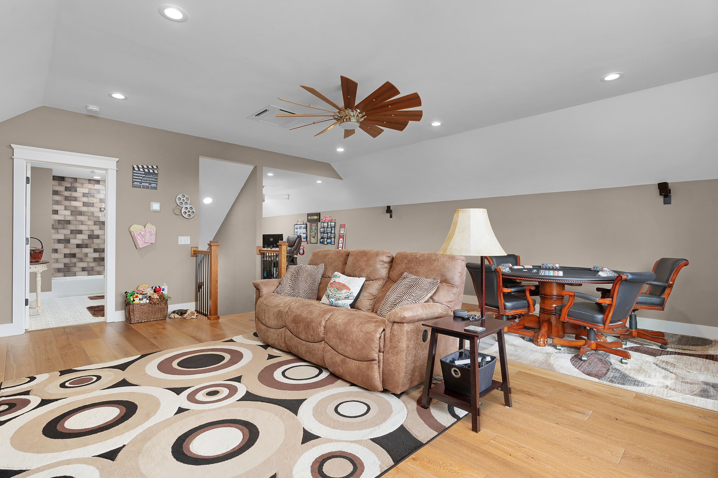 9047 Sunridge Drive