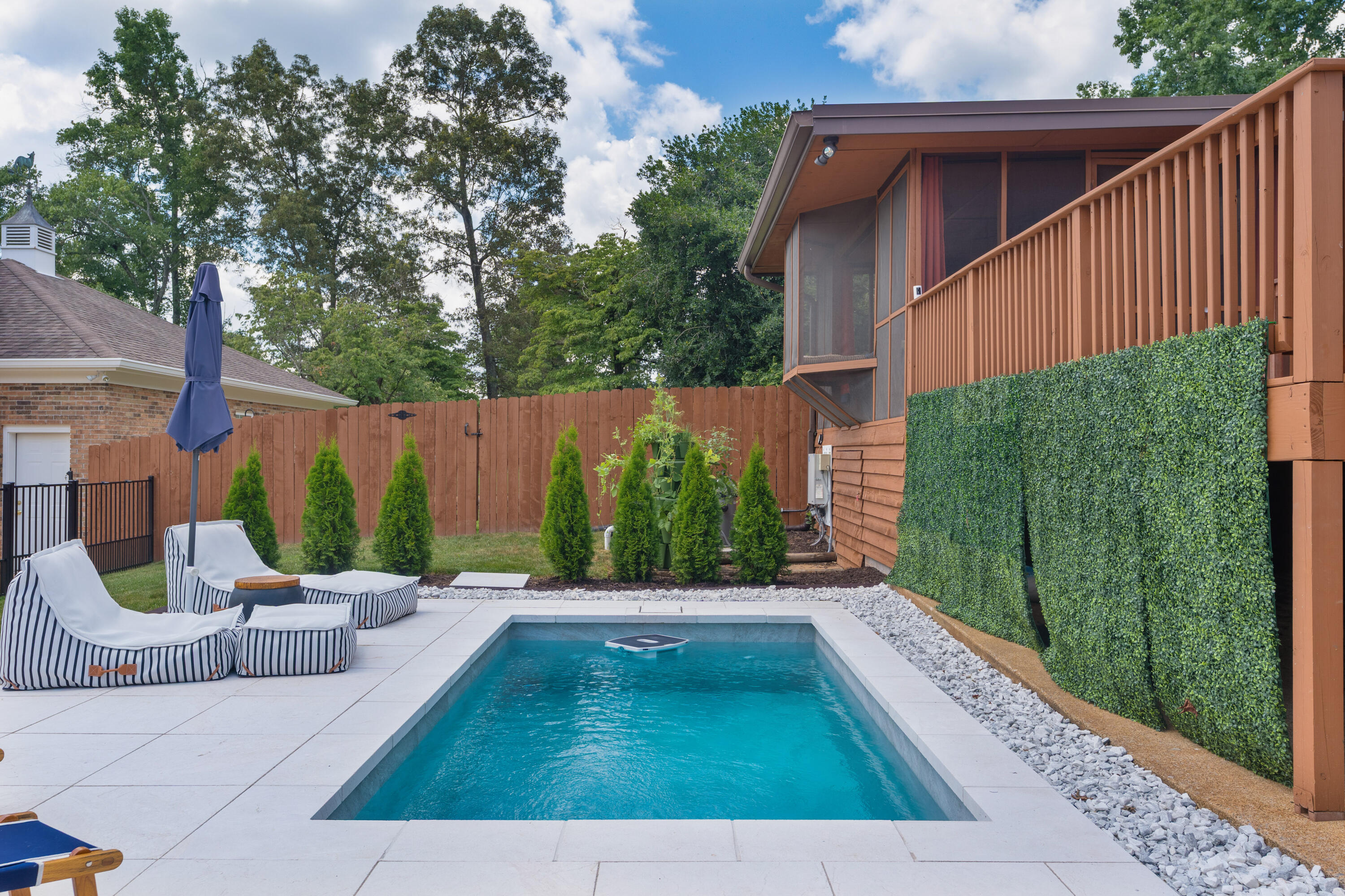 3351 Oak Burr Drive