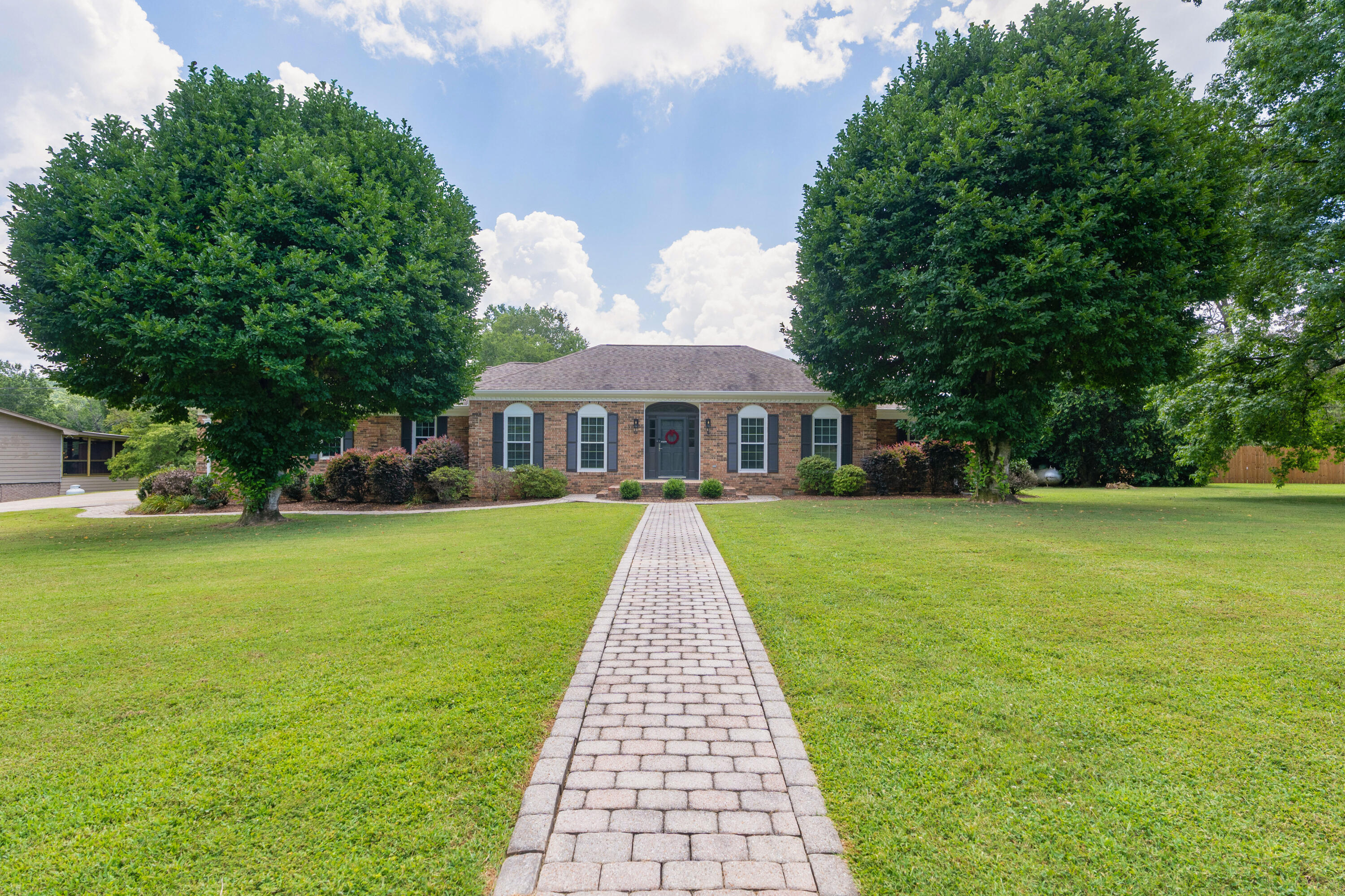 3351 Oak Burr Drive