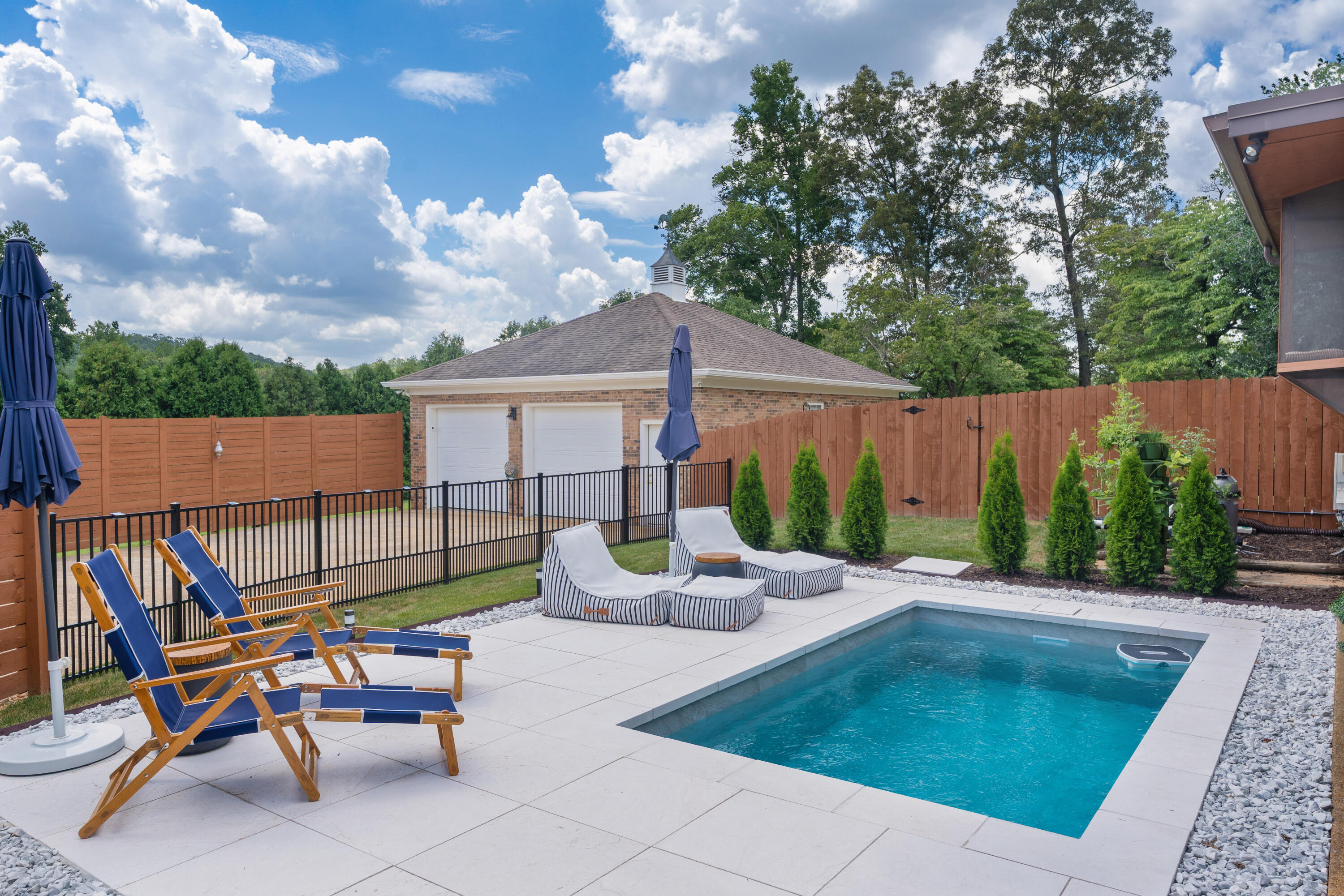 3351 Oak Burr Drive