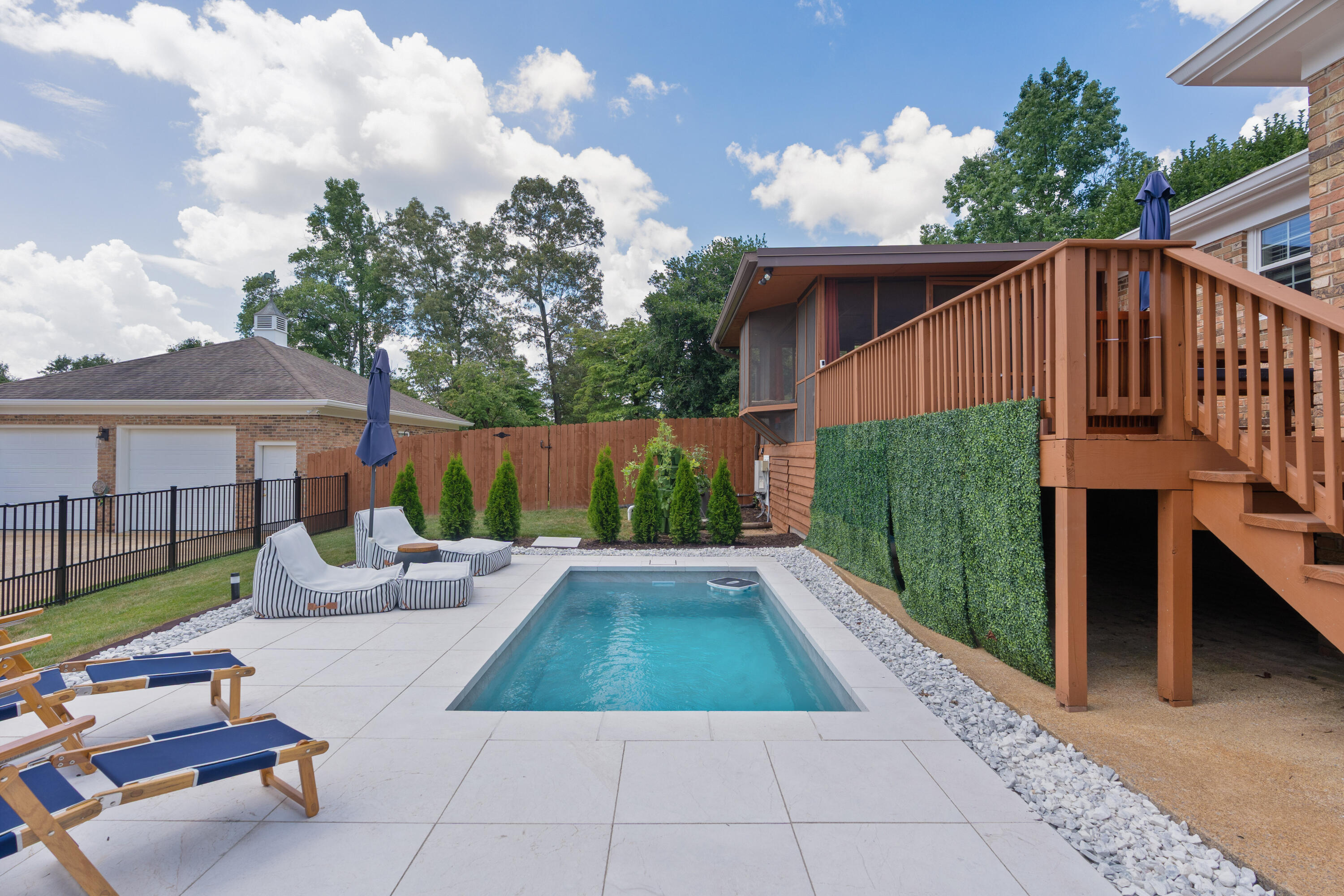 3351 Oak Burr Drive
