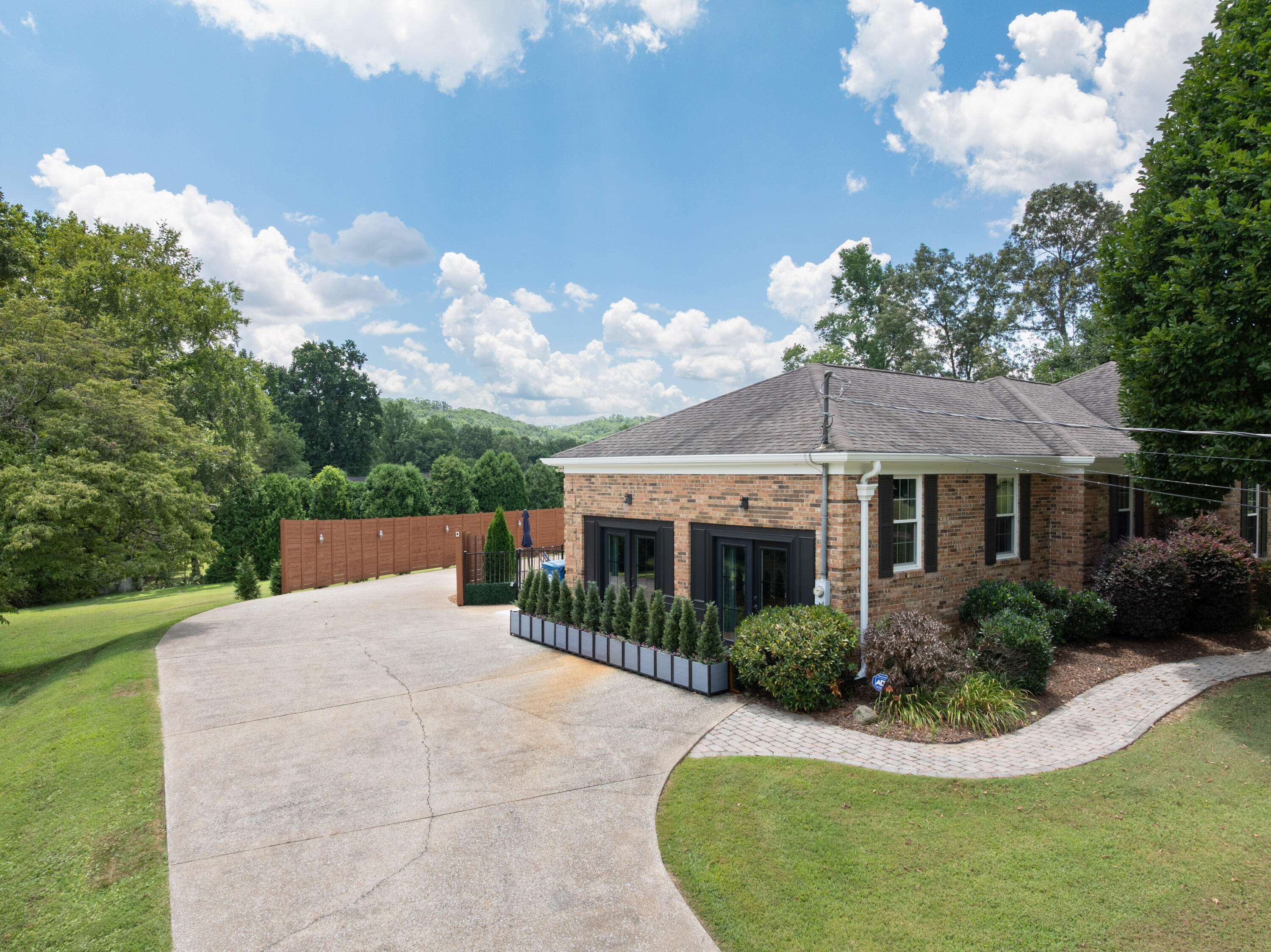 3351 Oak Burr Drive