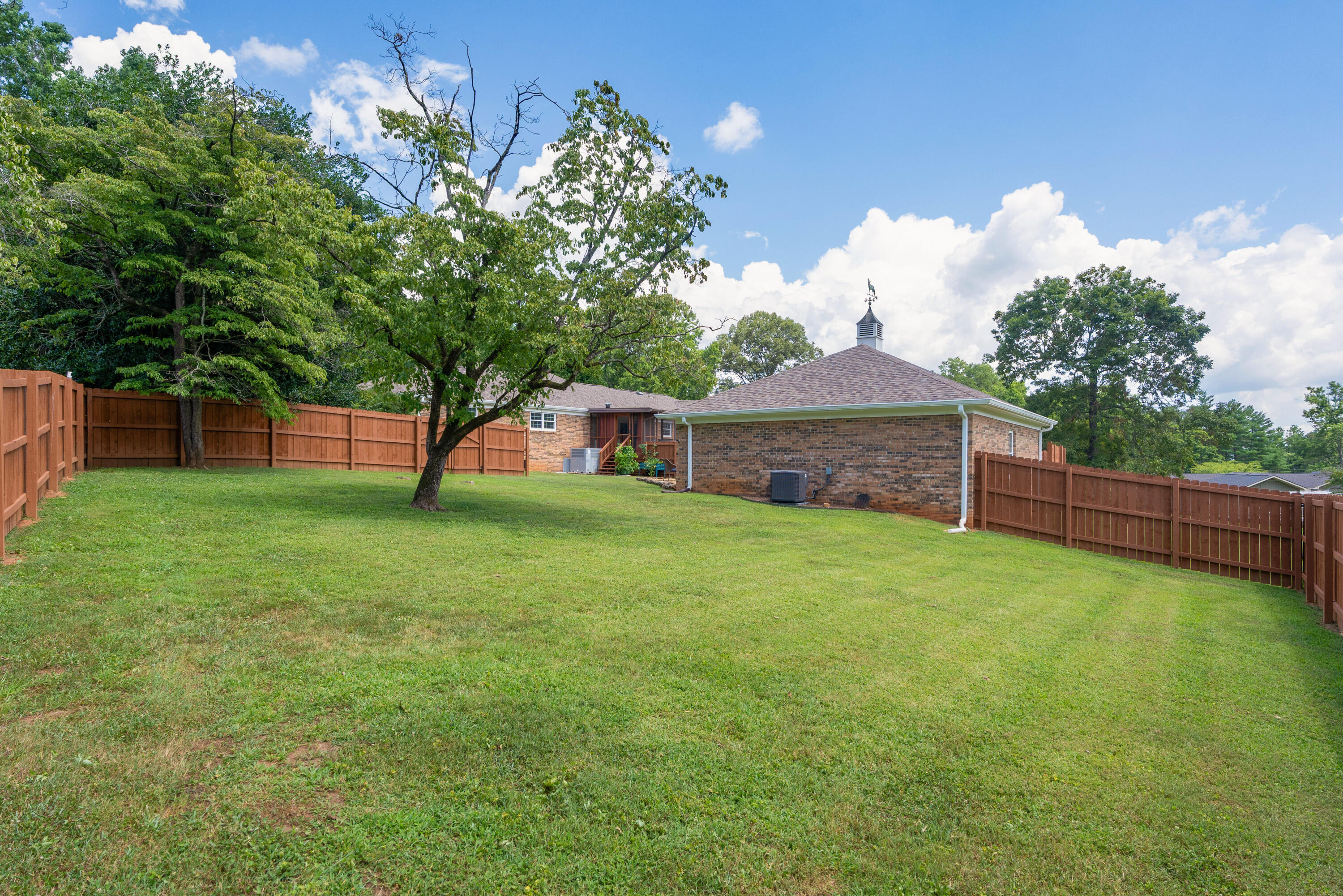 3351 Oak Burr Drive