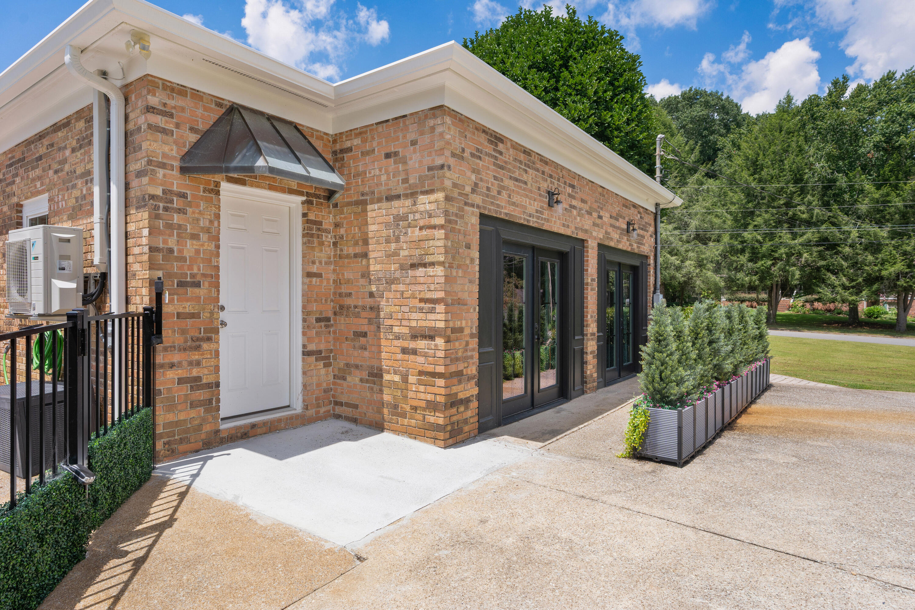 3351 Oak Burr Drive