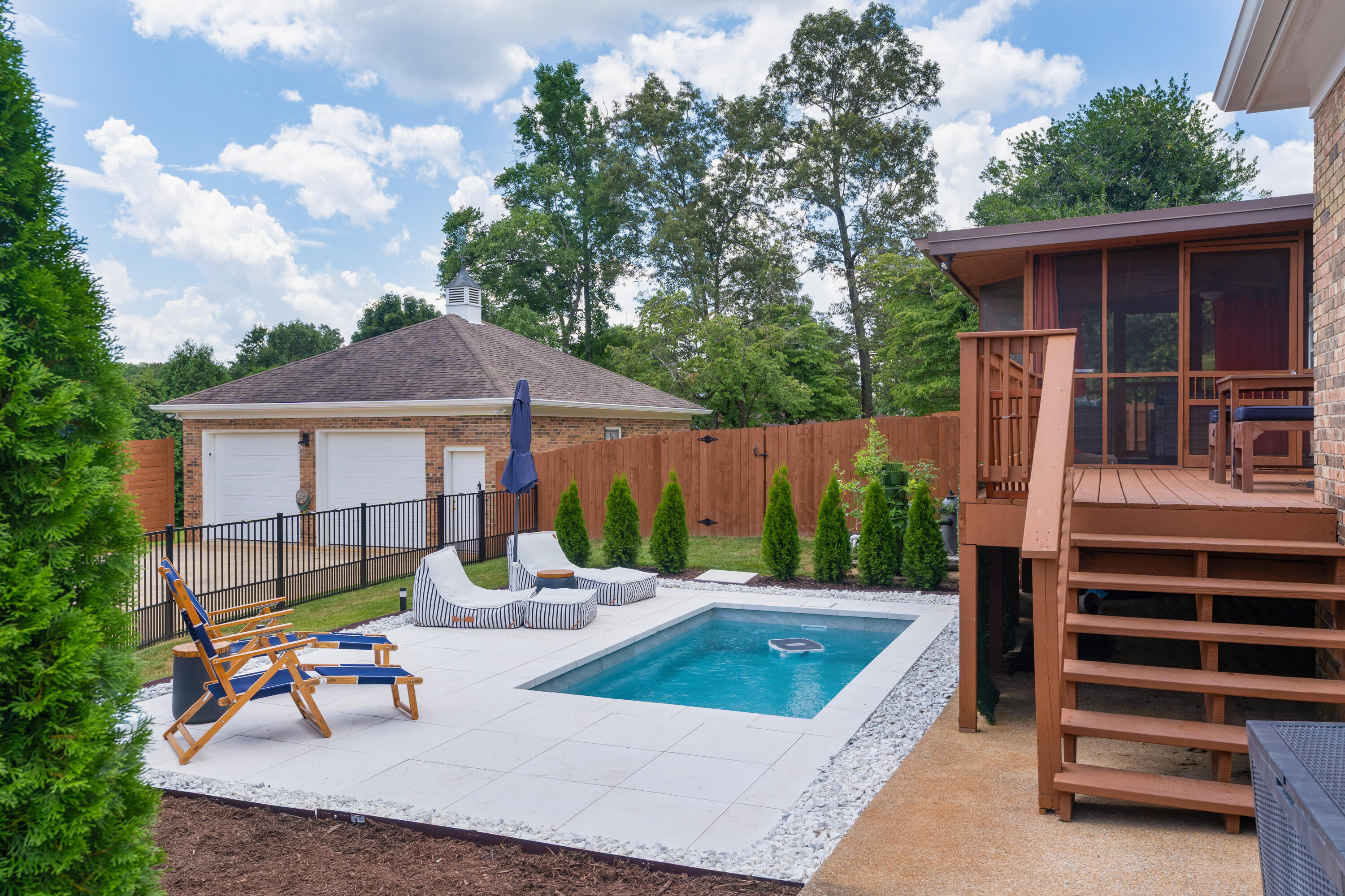 3351 Oak Burr Drive