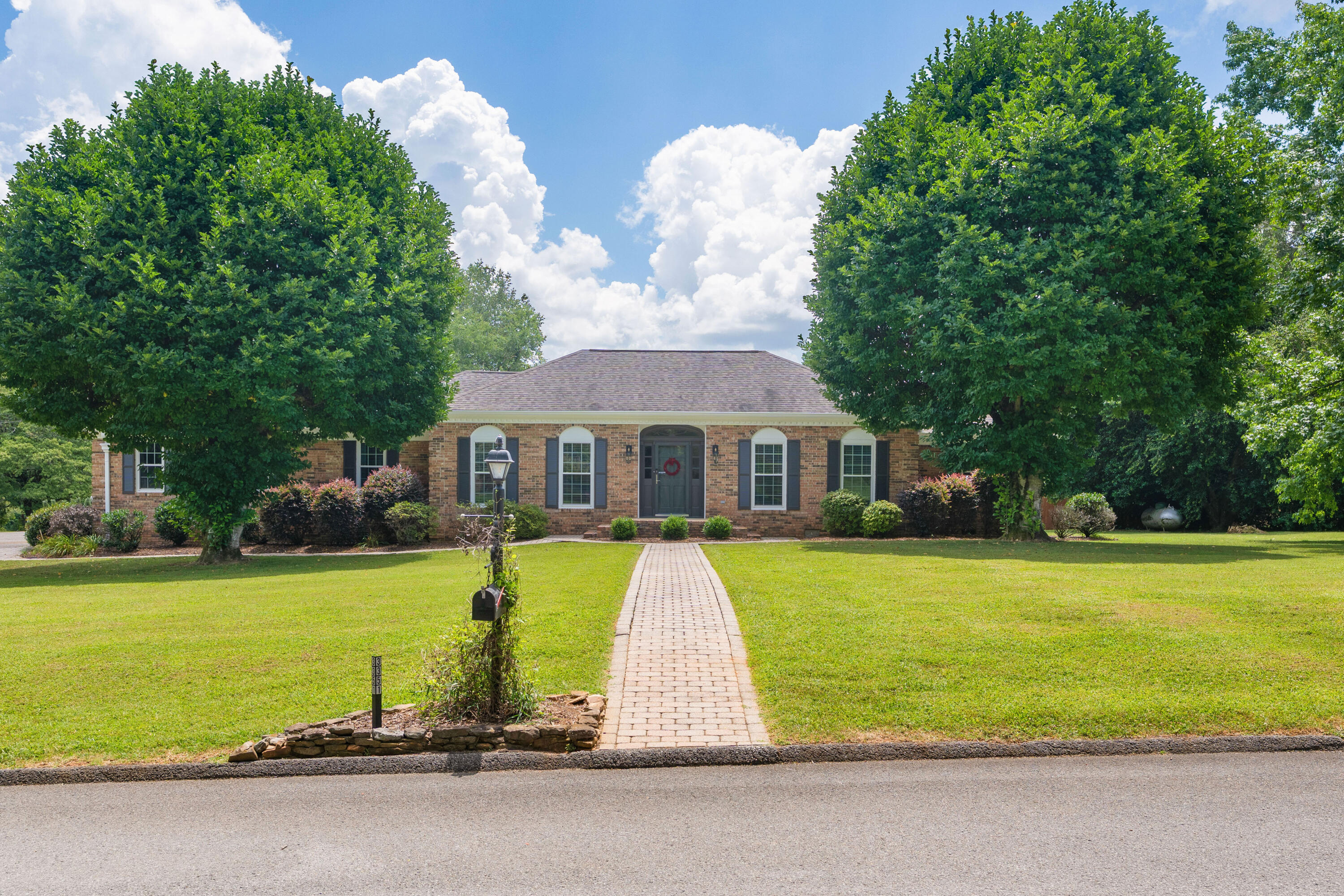 3351 Oak Burr Drive