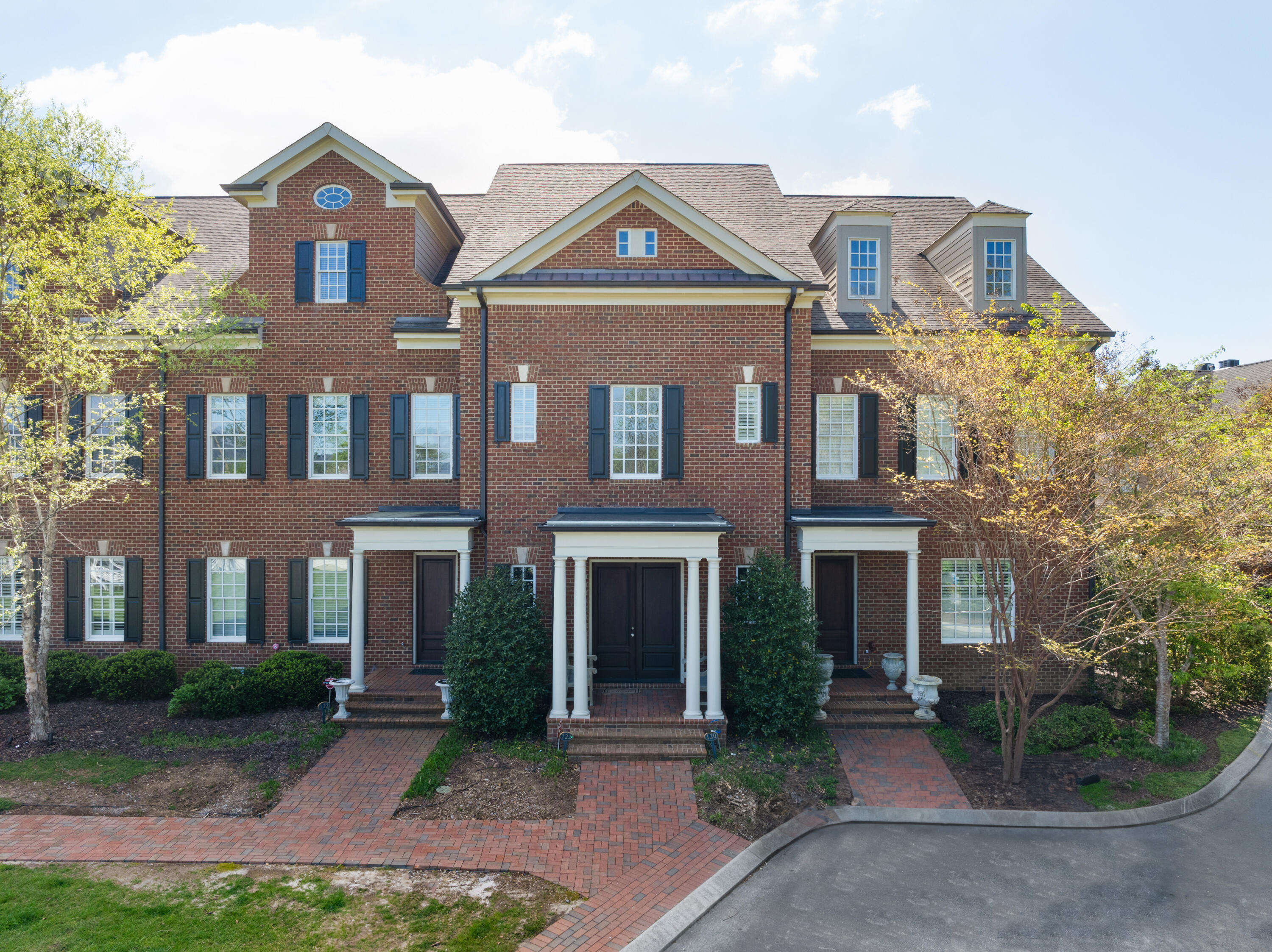 554 Whitehall Road, 122