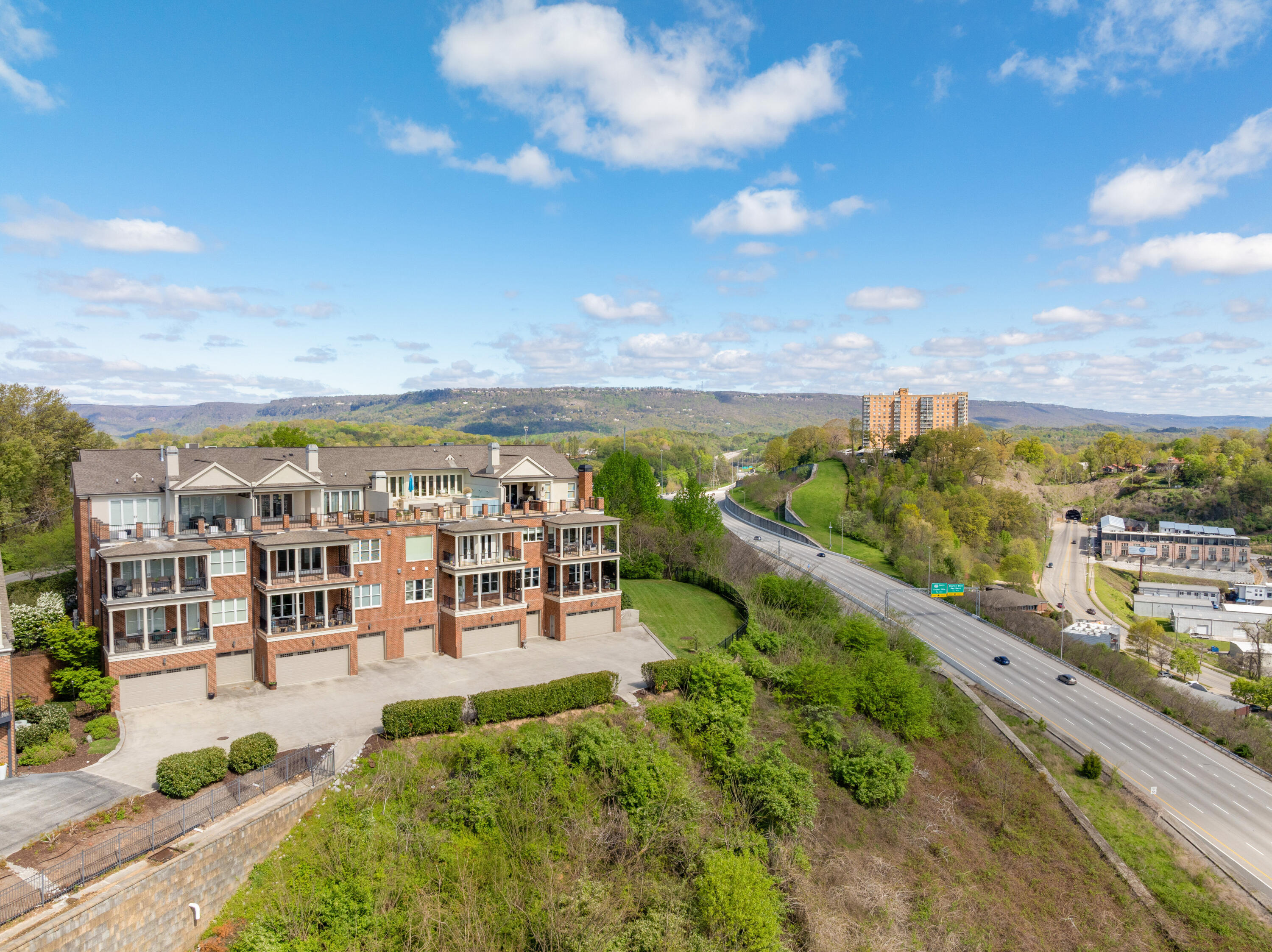 554 Whitehall Road, 122