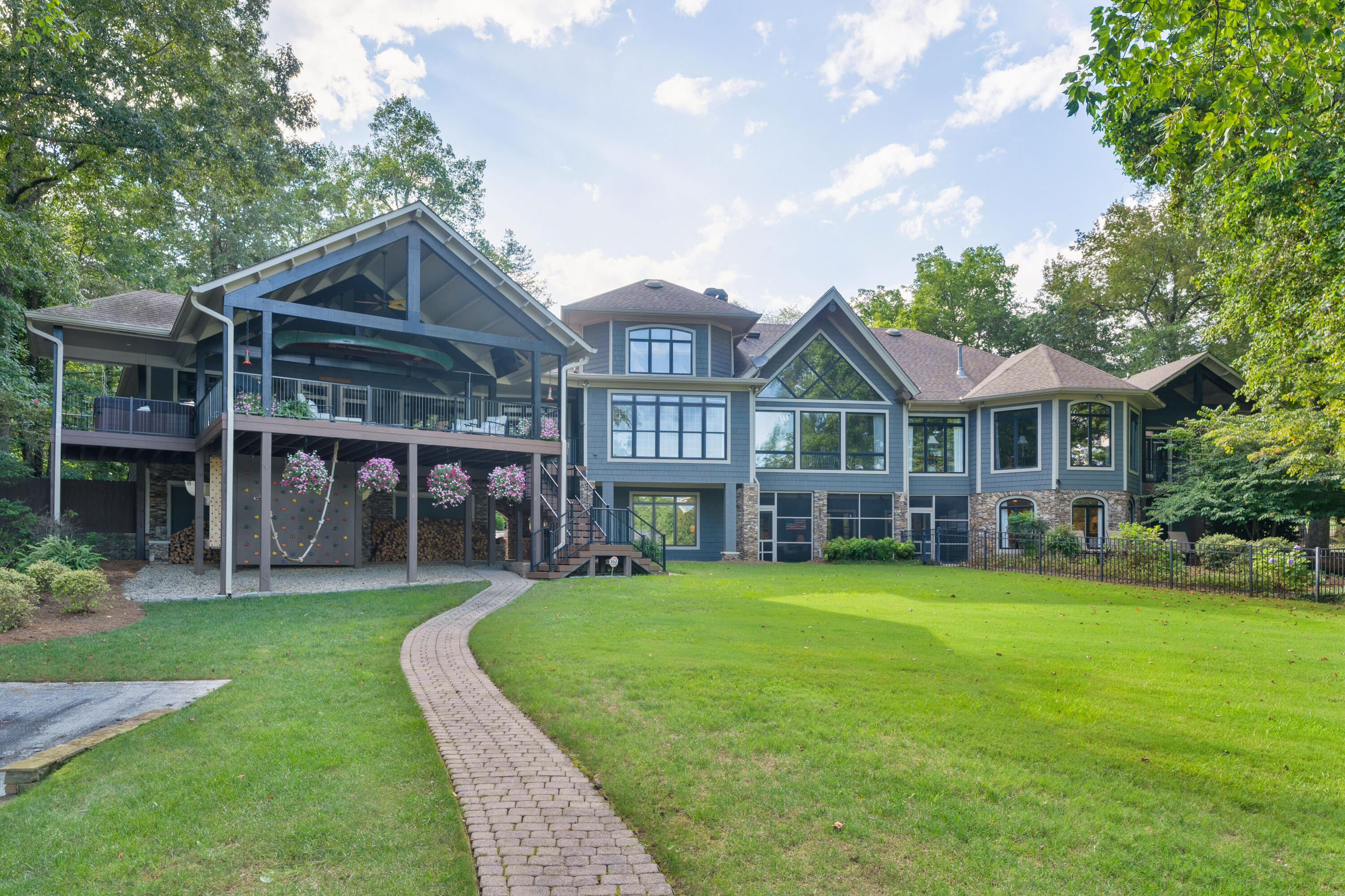 6402 Dogwood Drive