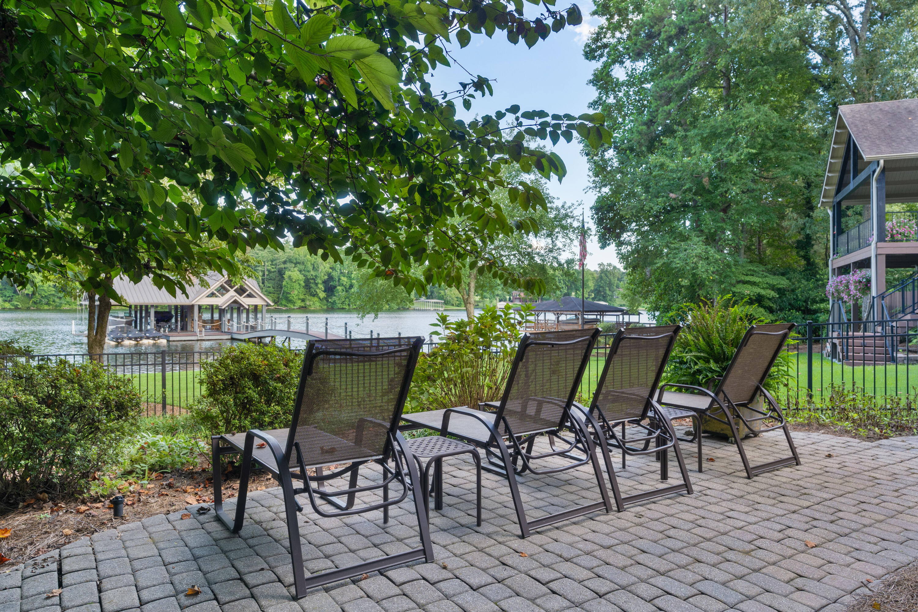 6402 Dogwood Drive