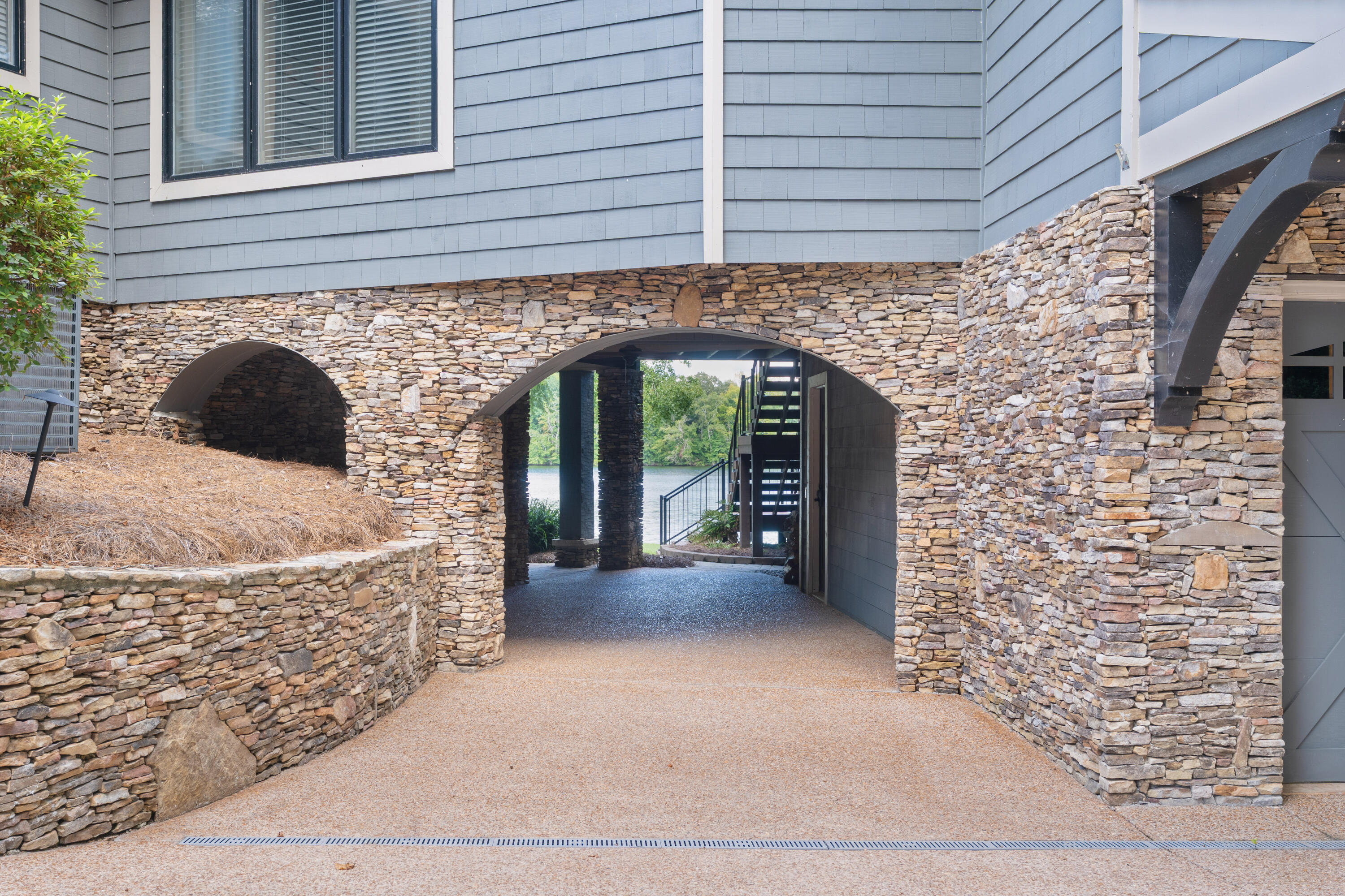 6402 Dogwood Drive