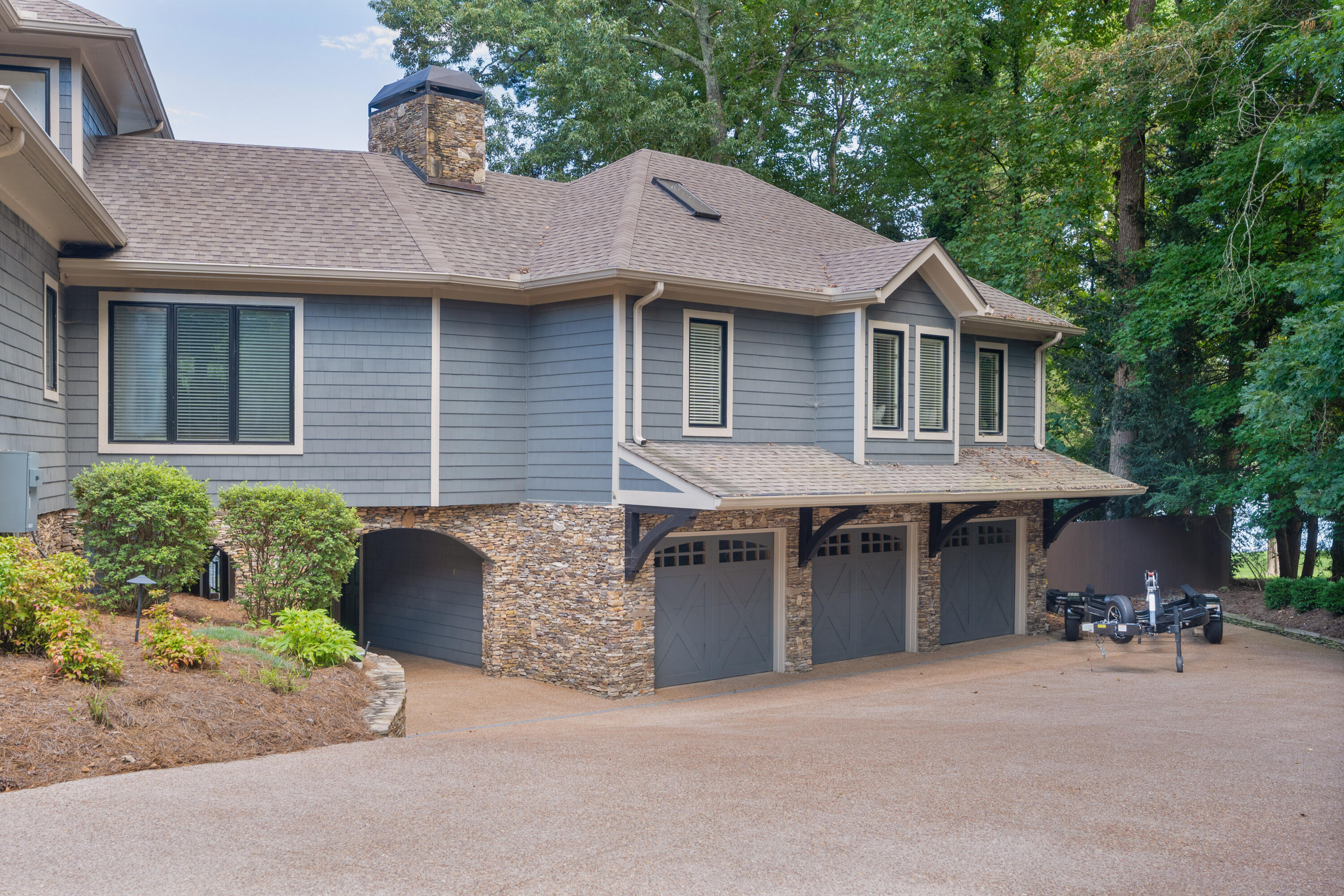 6402 Dogwood Drive