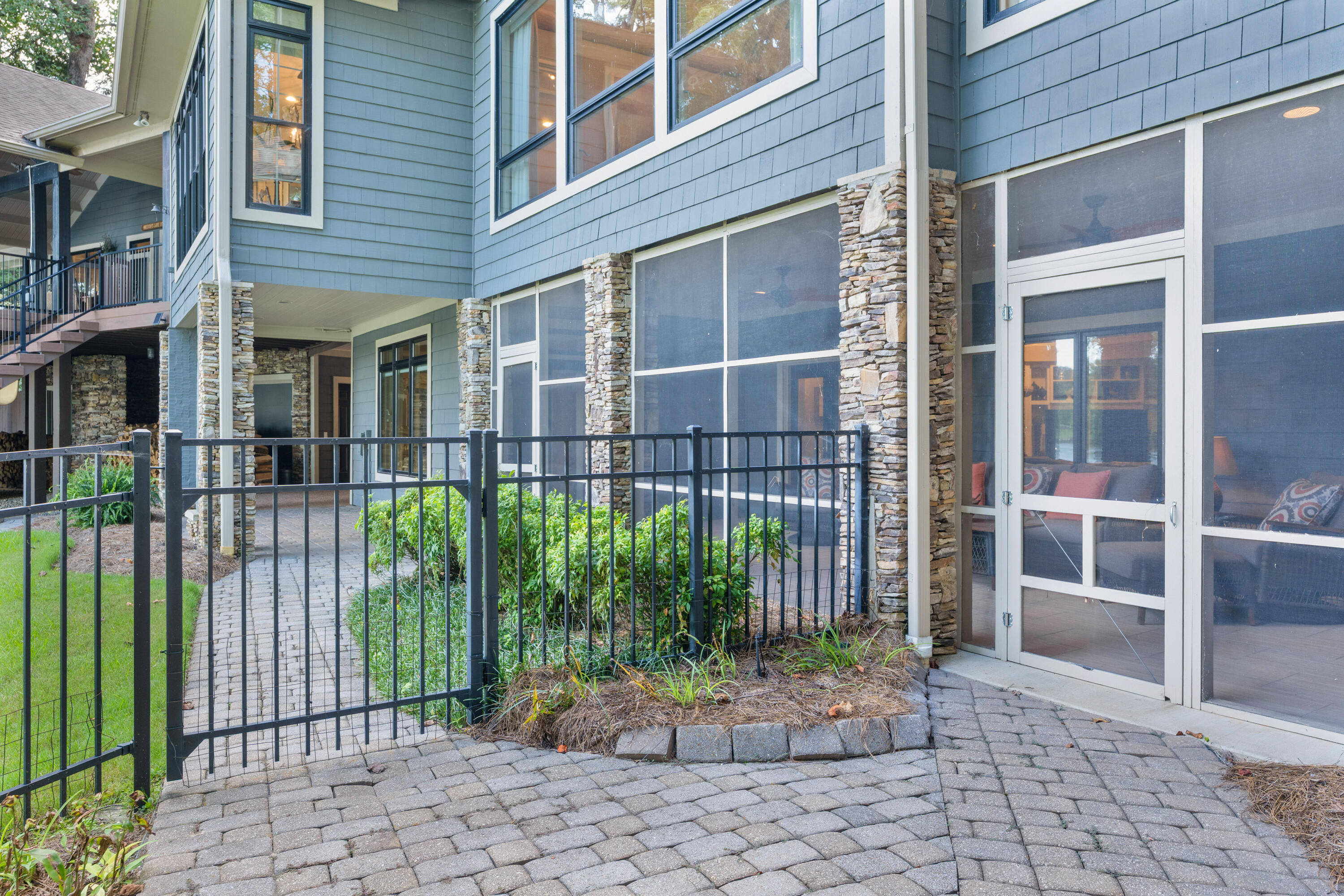 6402 Dogwood Drive