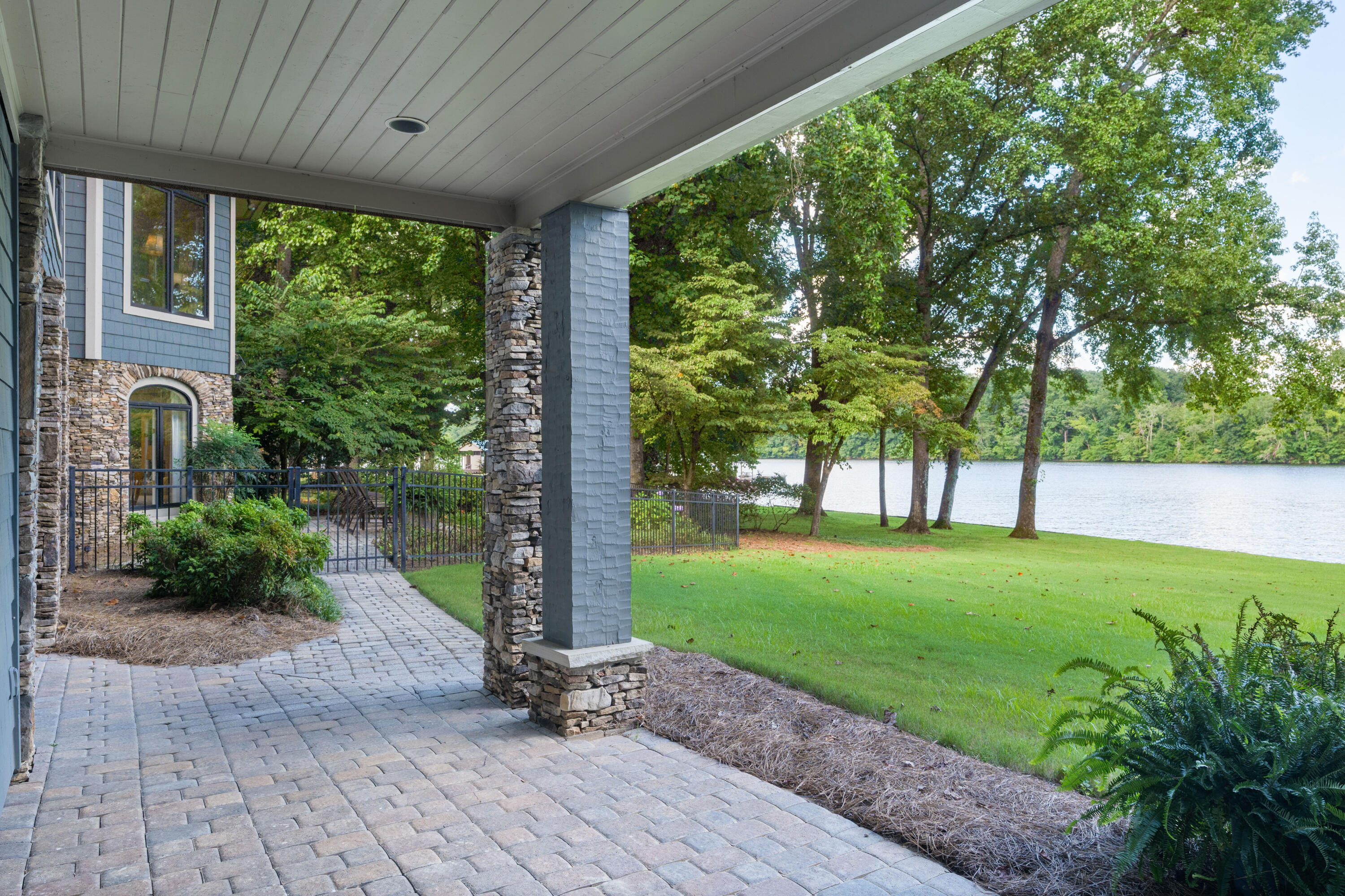 6402 Dogwood Drive