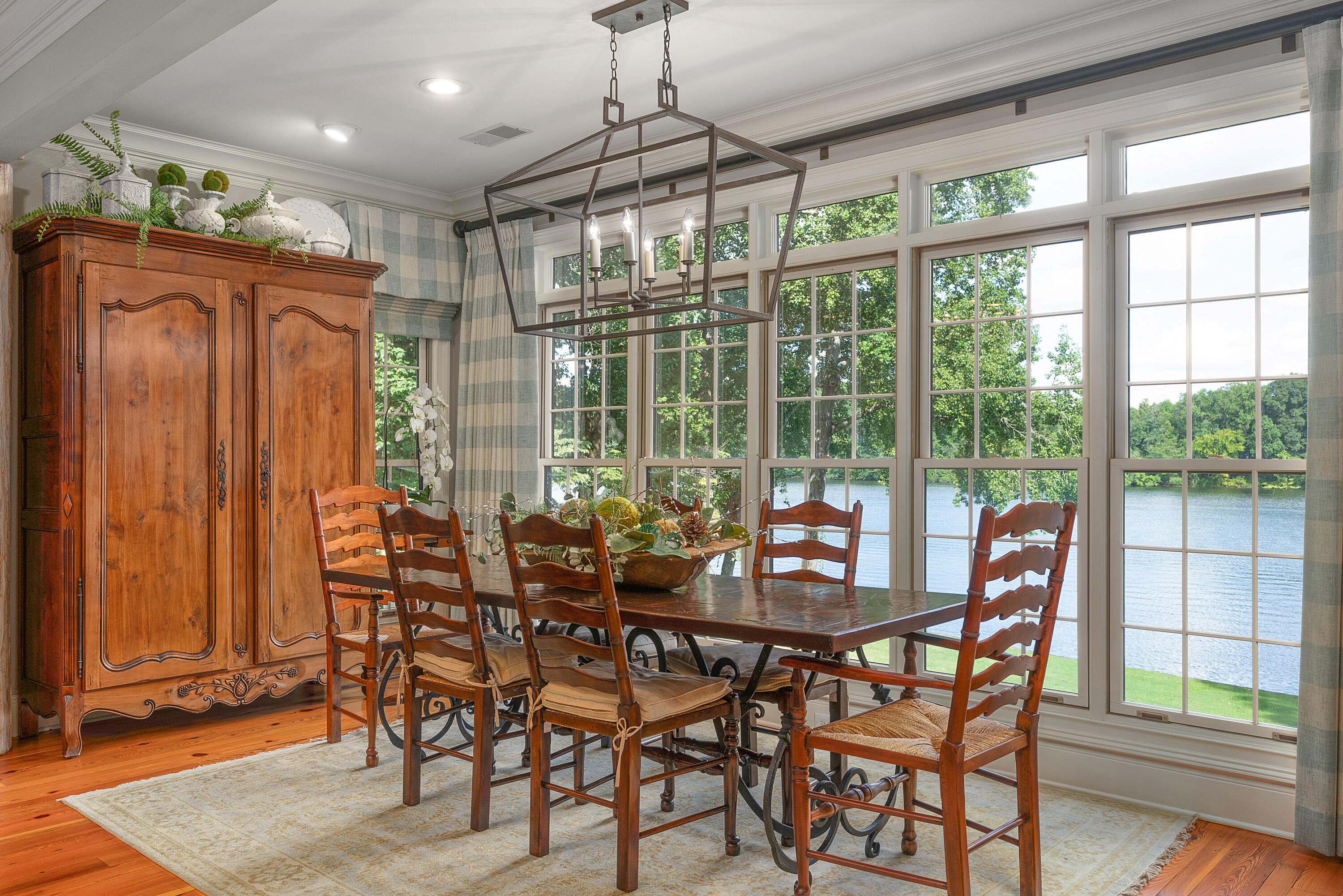 6402 Dogwood Drive