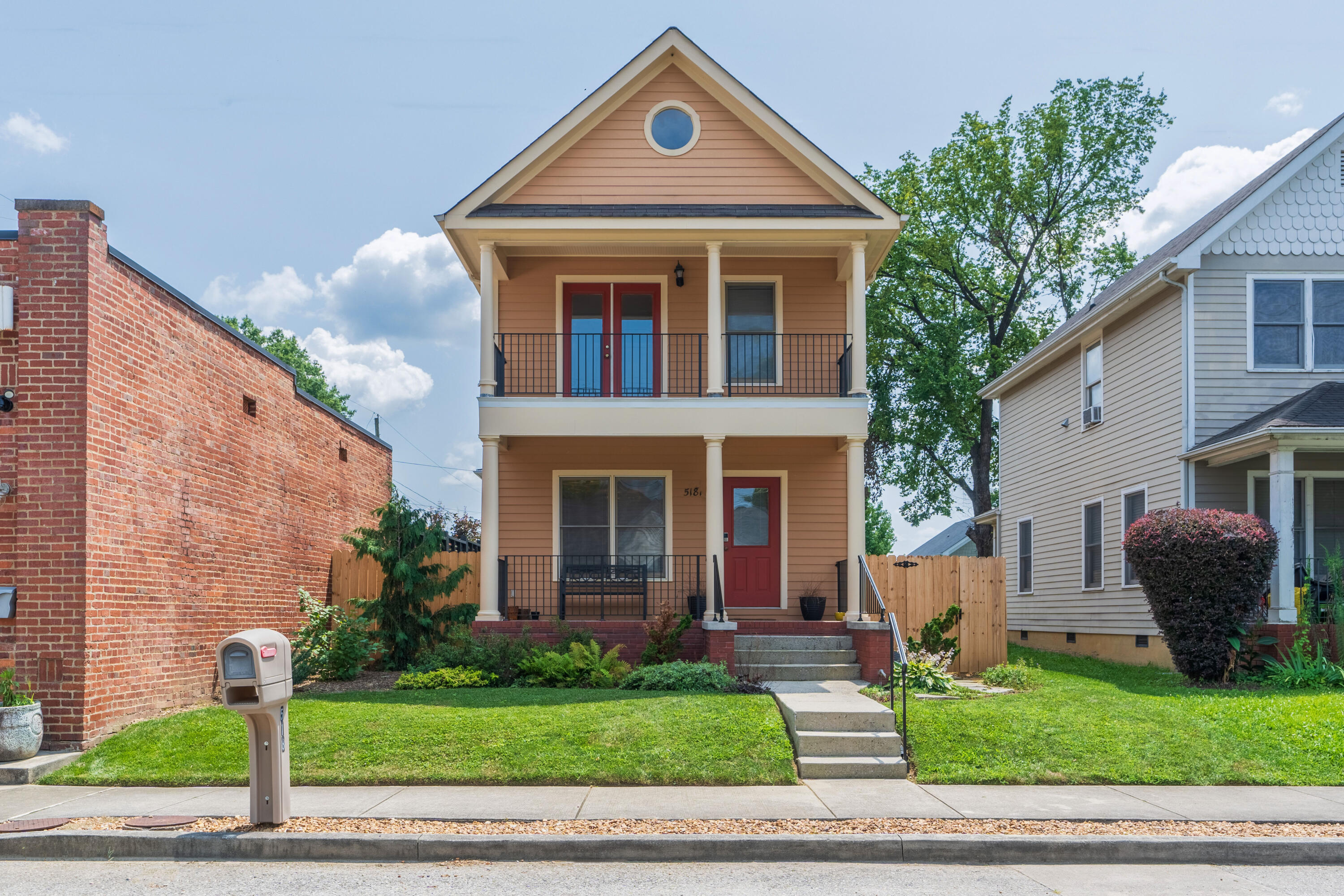 518 E 17th Street