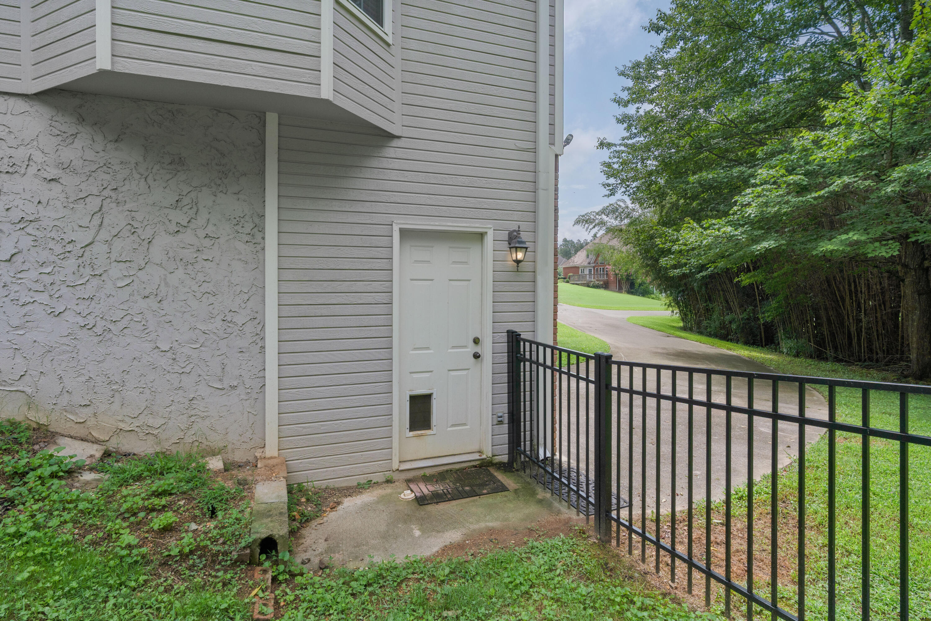 3269 Forest Shadows Drive
