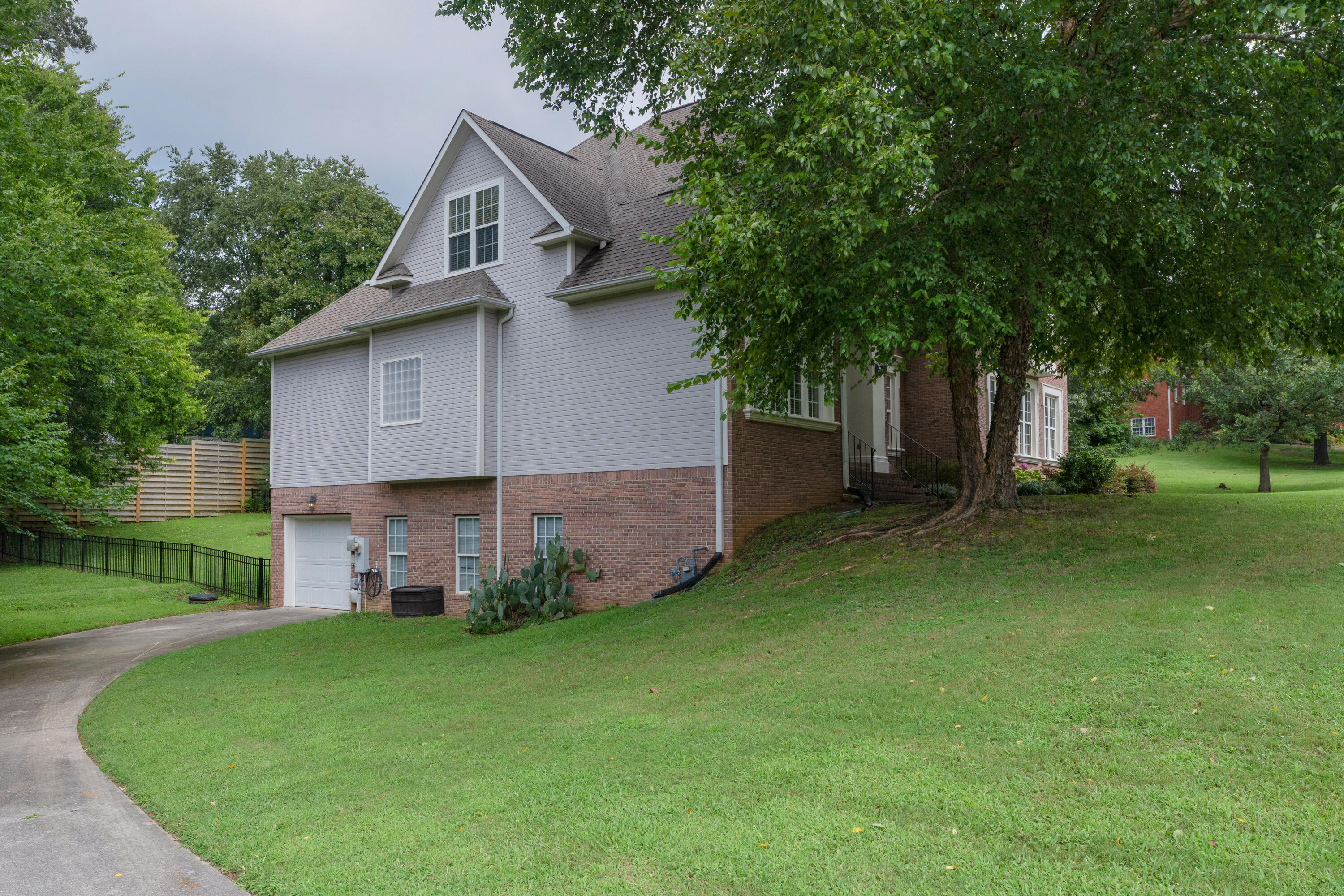 3269 Forest Shadows Drive