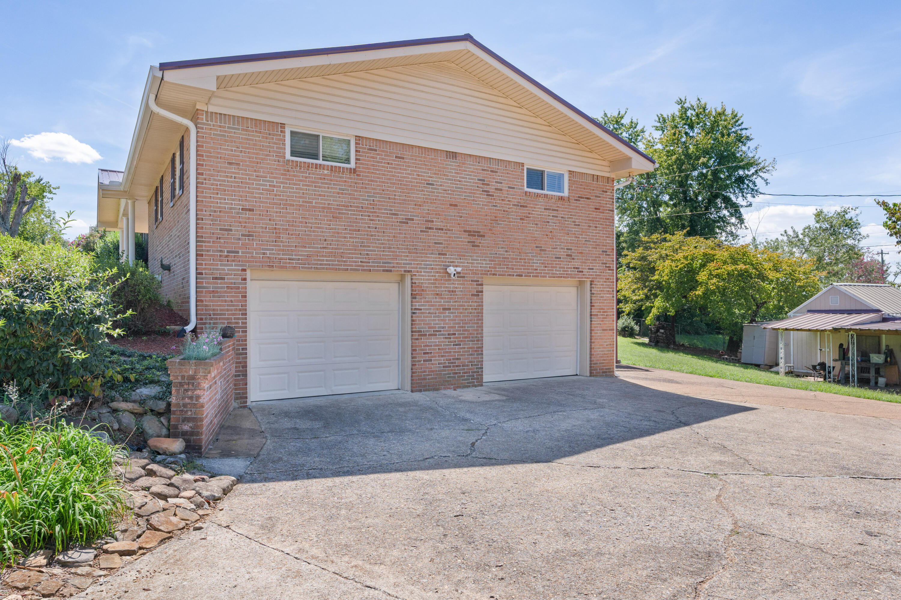 2513 Sharron Drive