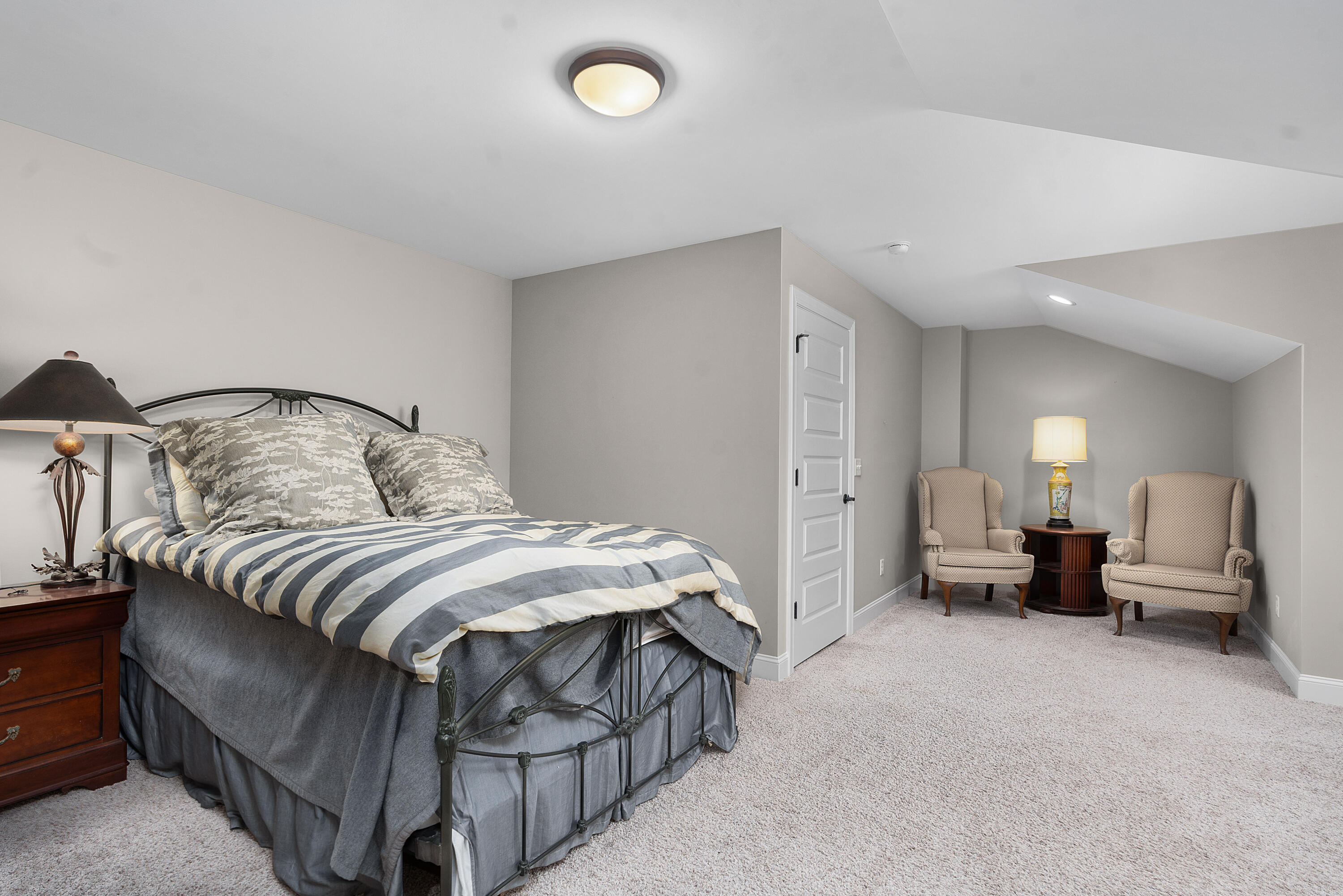 3482 Travertine Lane