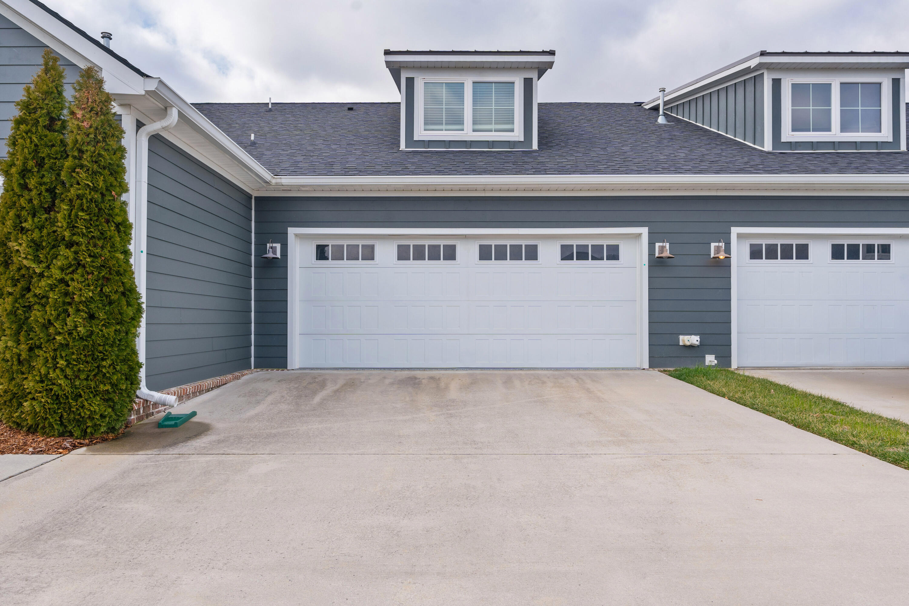 3482 Travertine Lane