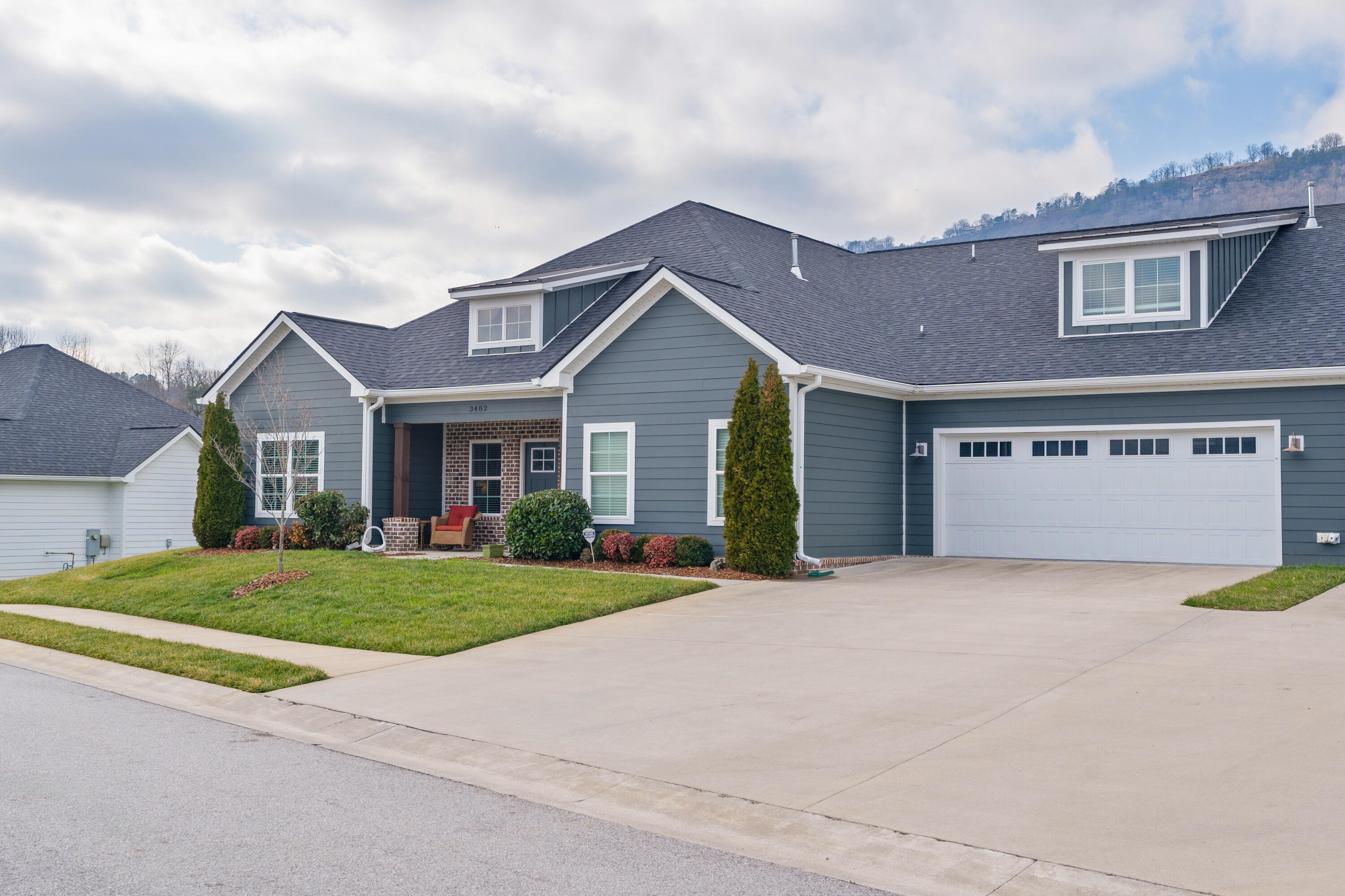 3482 Travertine Lane