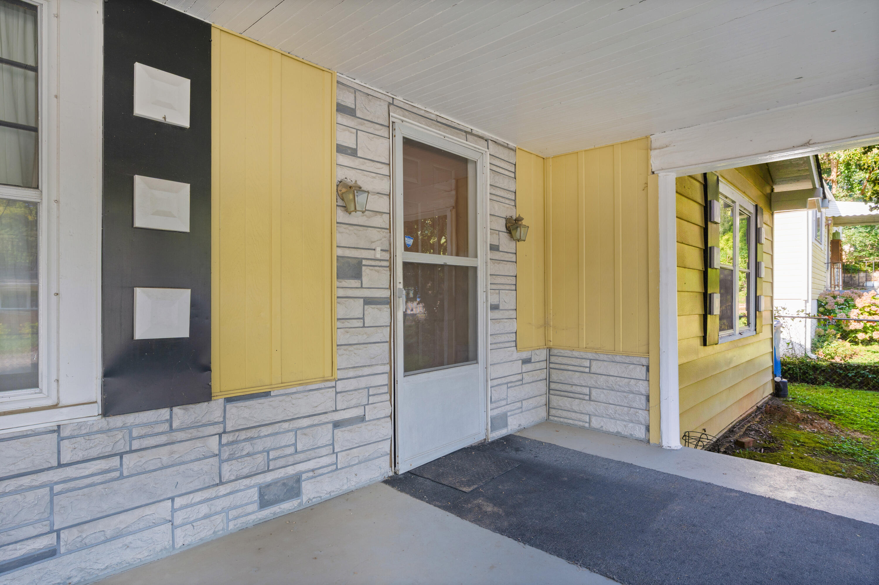 1606 W 52nd Street