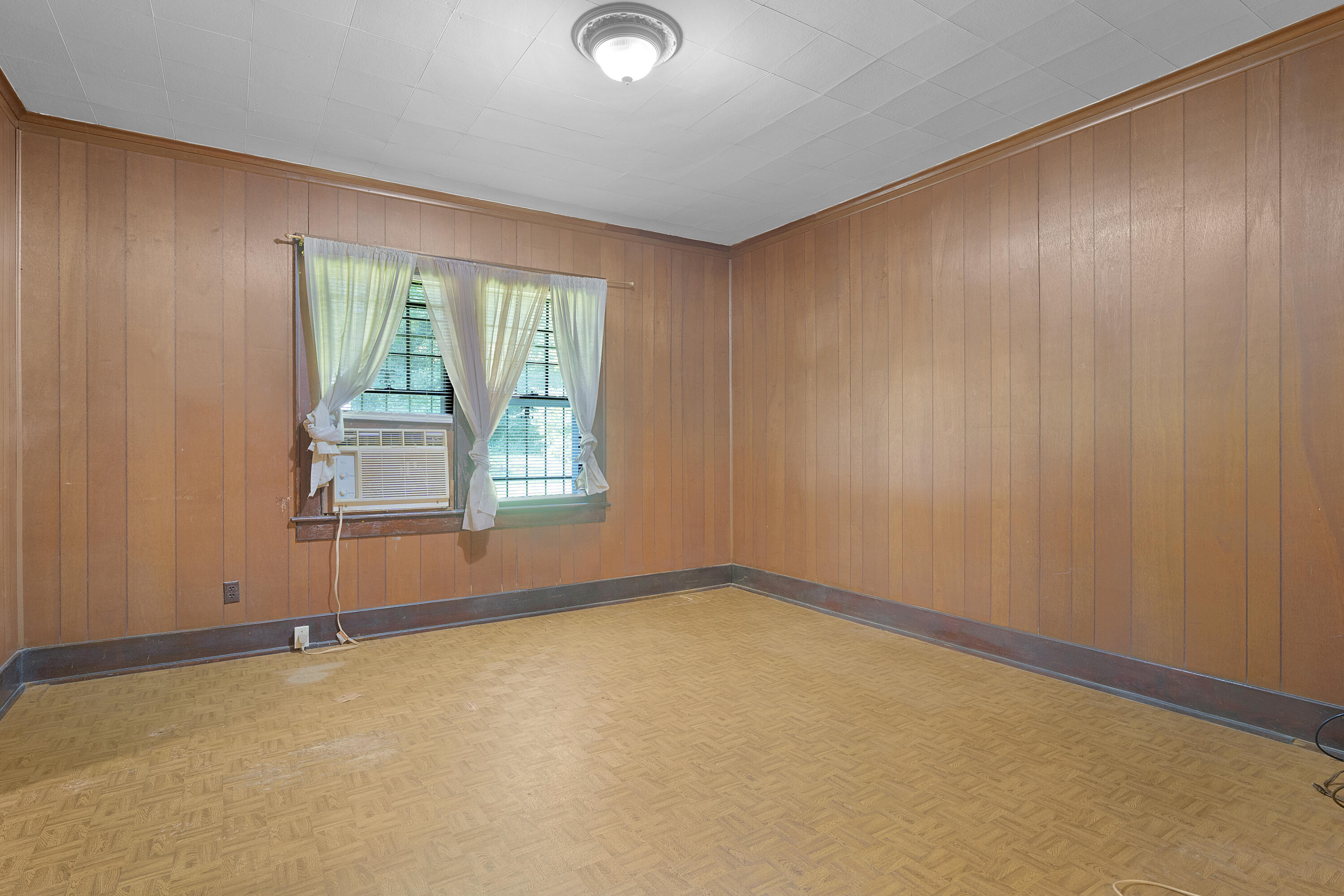 1606 W 52nd Street