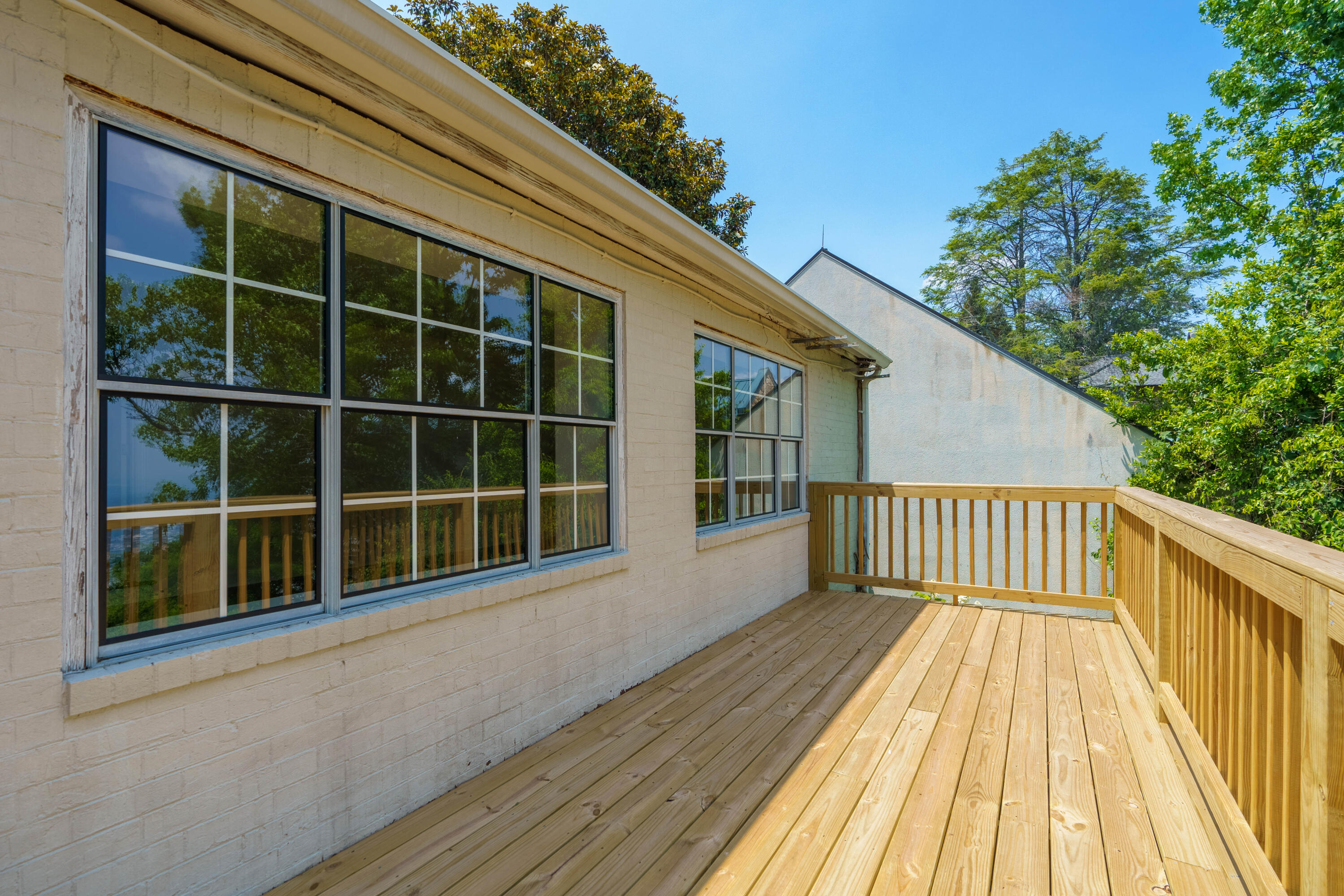1003 E Brow Road