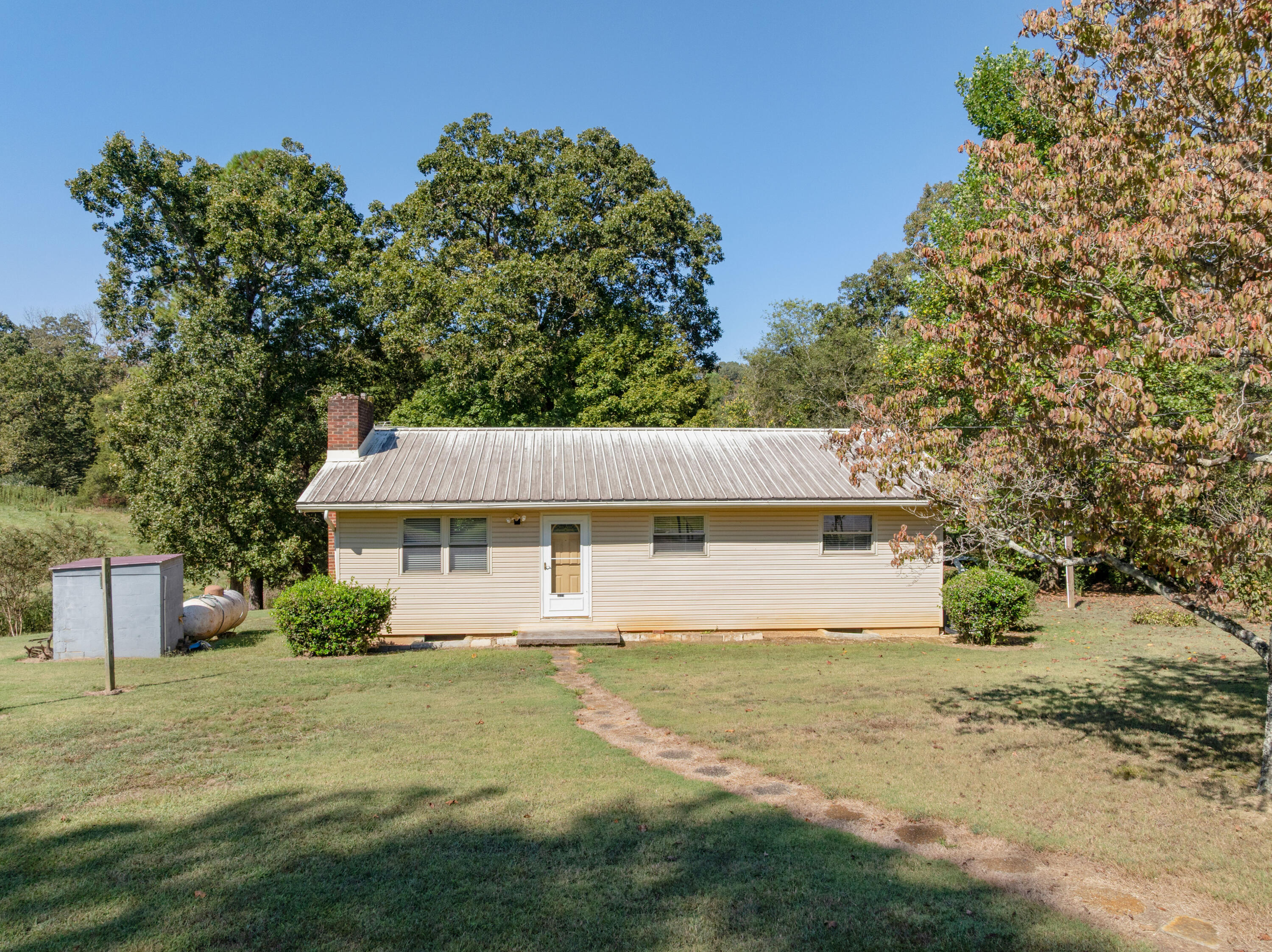 3521 NE Chatata Valley Road